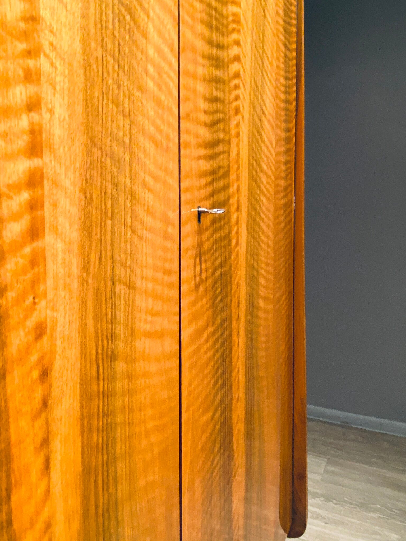 Armoire deux portes Bernie Tatra vintage 60