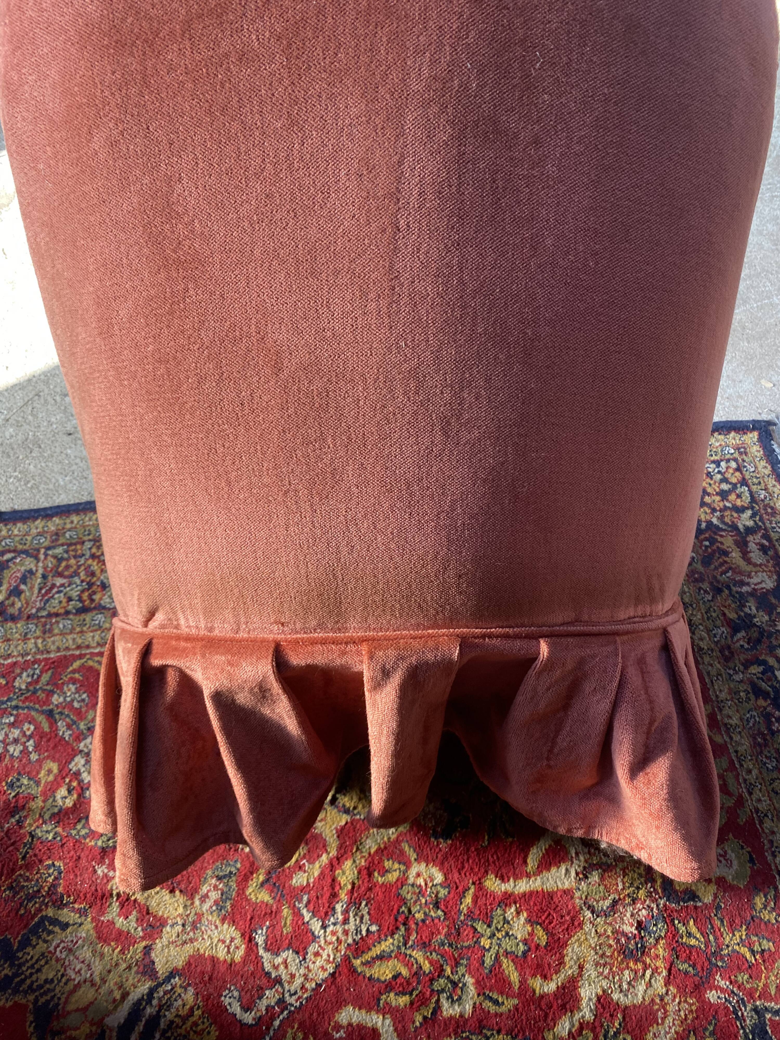 Pink velvet toad armchair