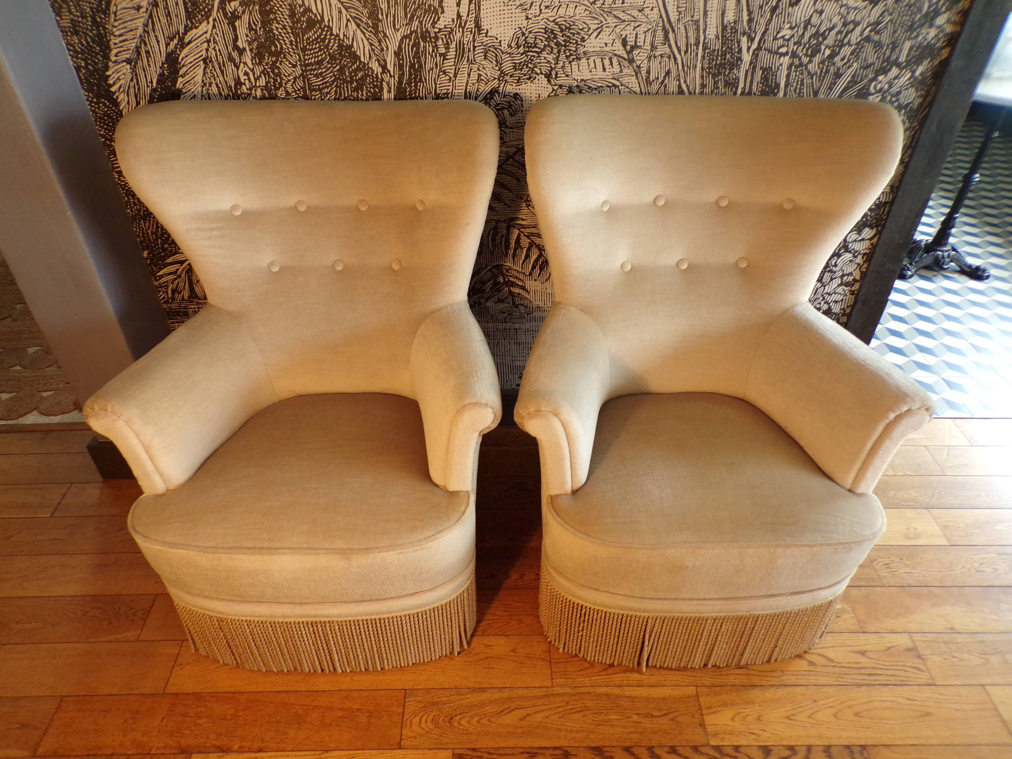 Pair of velvet toad armchairs