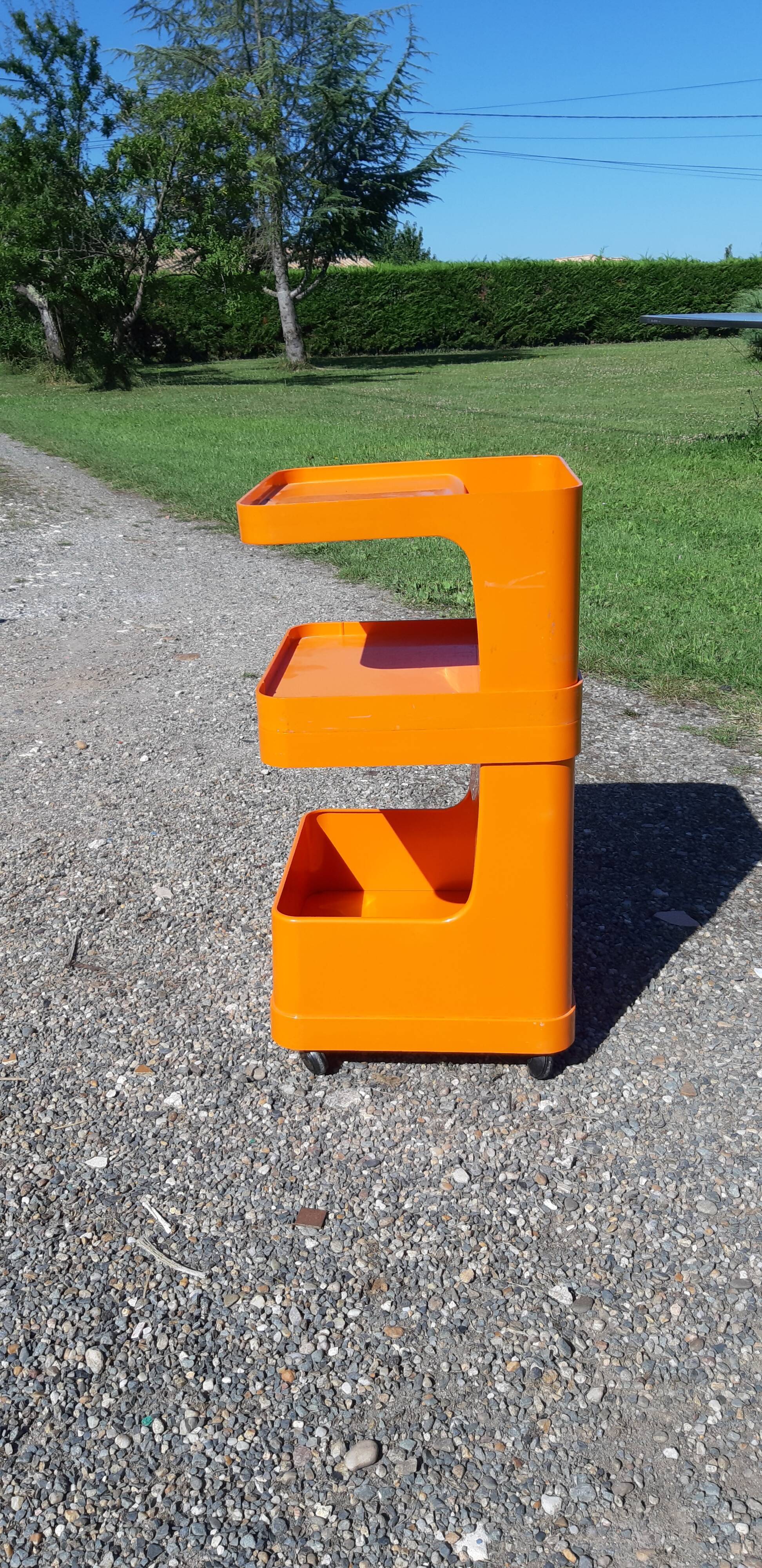 Modulable vintage furniture