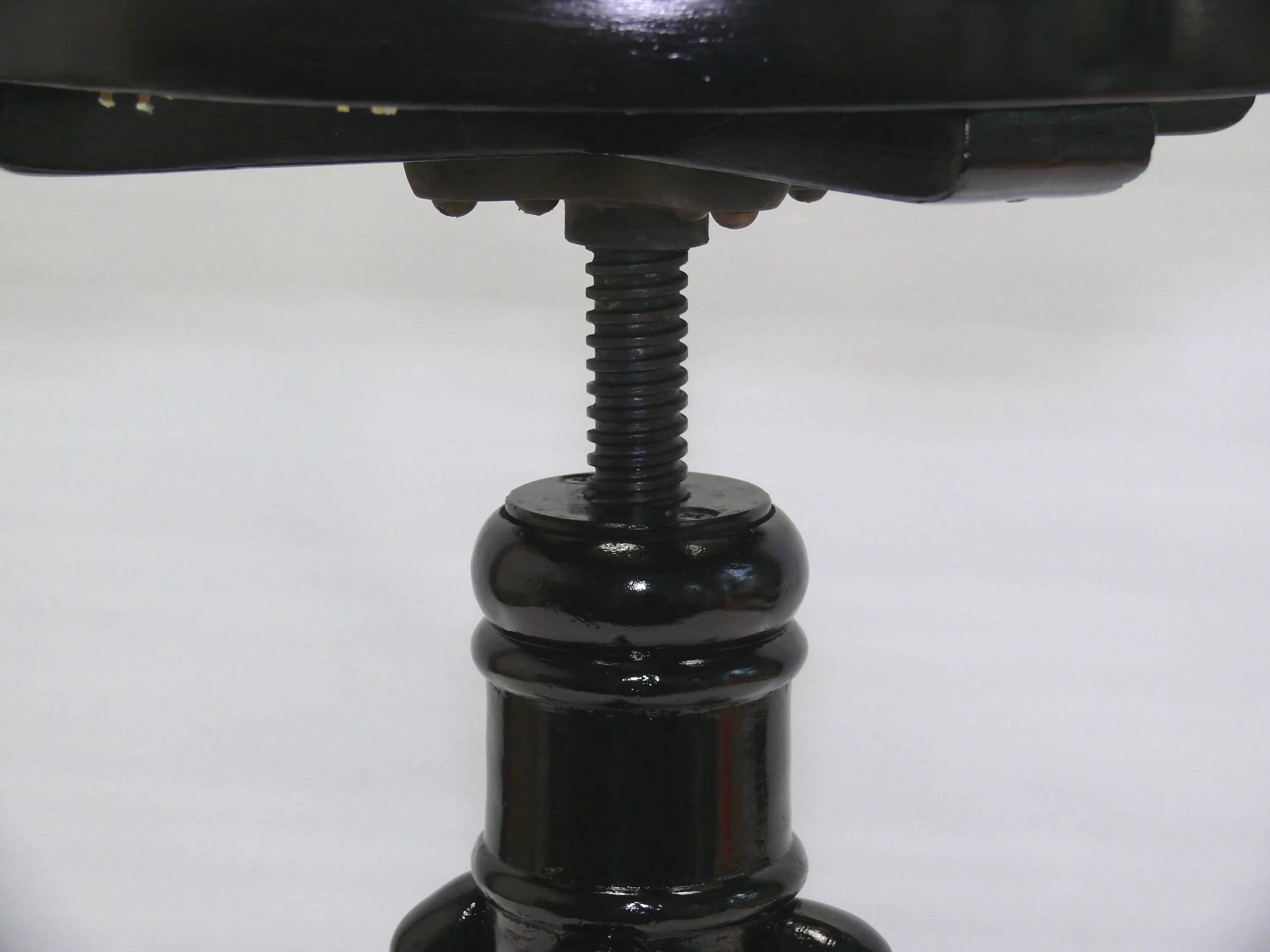 Viennese wicker piano stool, Gebr. Thonet - circa 1900