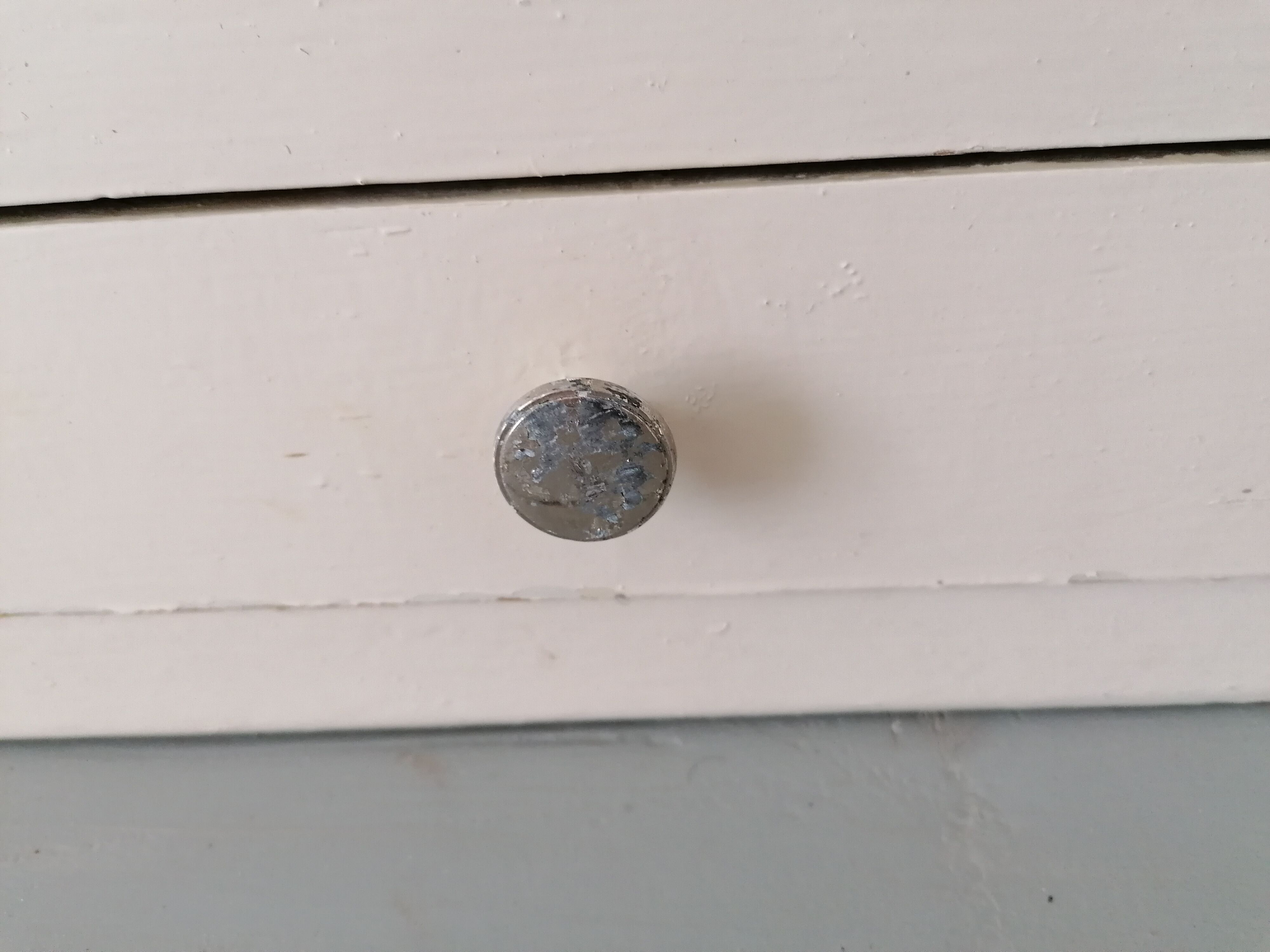 Wall-mounted toilet cabinet