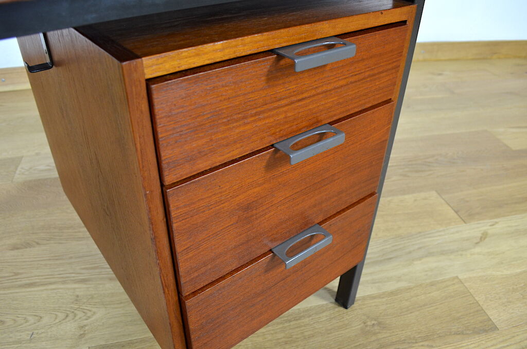 Minimalist office of Herbert Hirche Holzapfel Edition 1960
