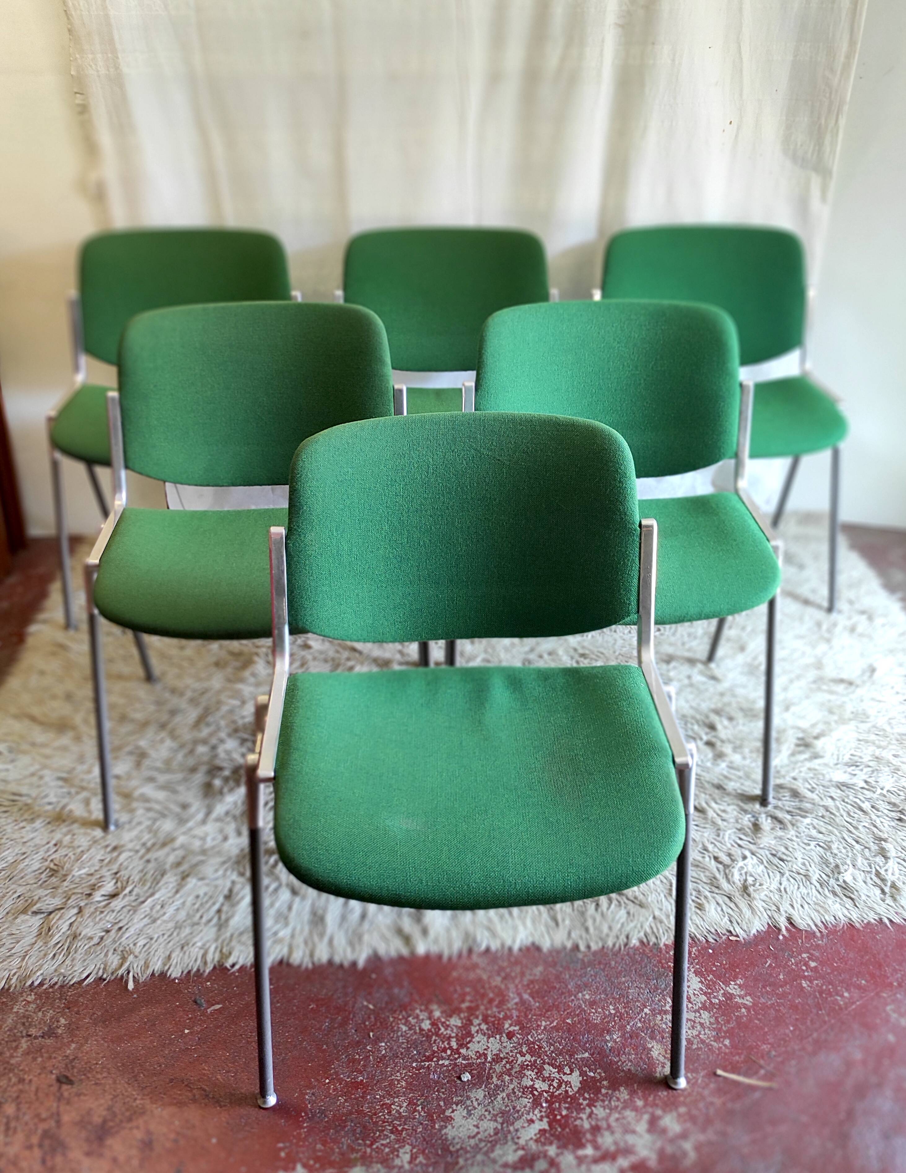 Chair design by Giancarlo Piretti for Castelli 70