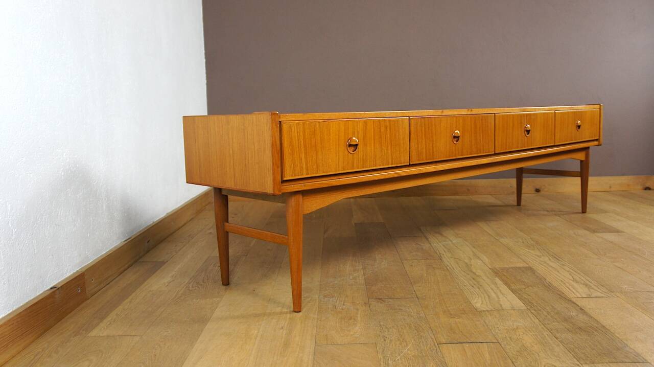 Low Enfilade Scandinavian Design in Vintage Teak 1960