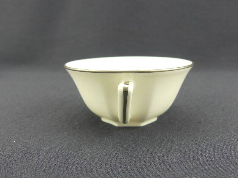 Art Deco tête-à-tête in Limoges porcelain by Legrand