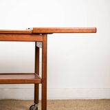 Danish extendable two-tiered teak serving trolley, 1960s, Kurt Ostervig.