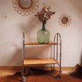 Vintage service with foldable wheels