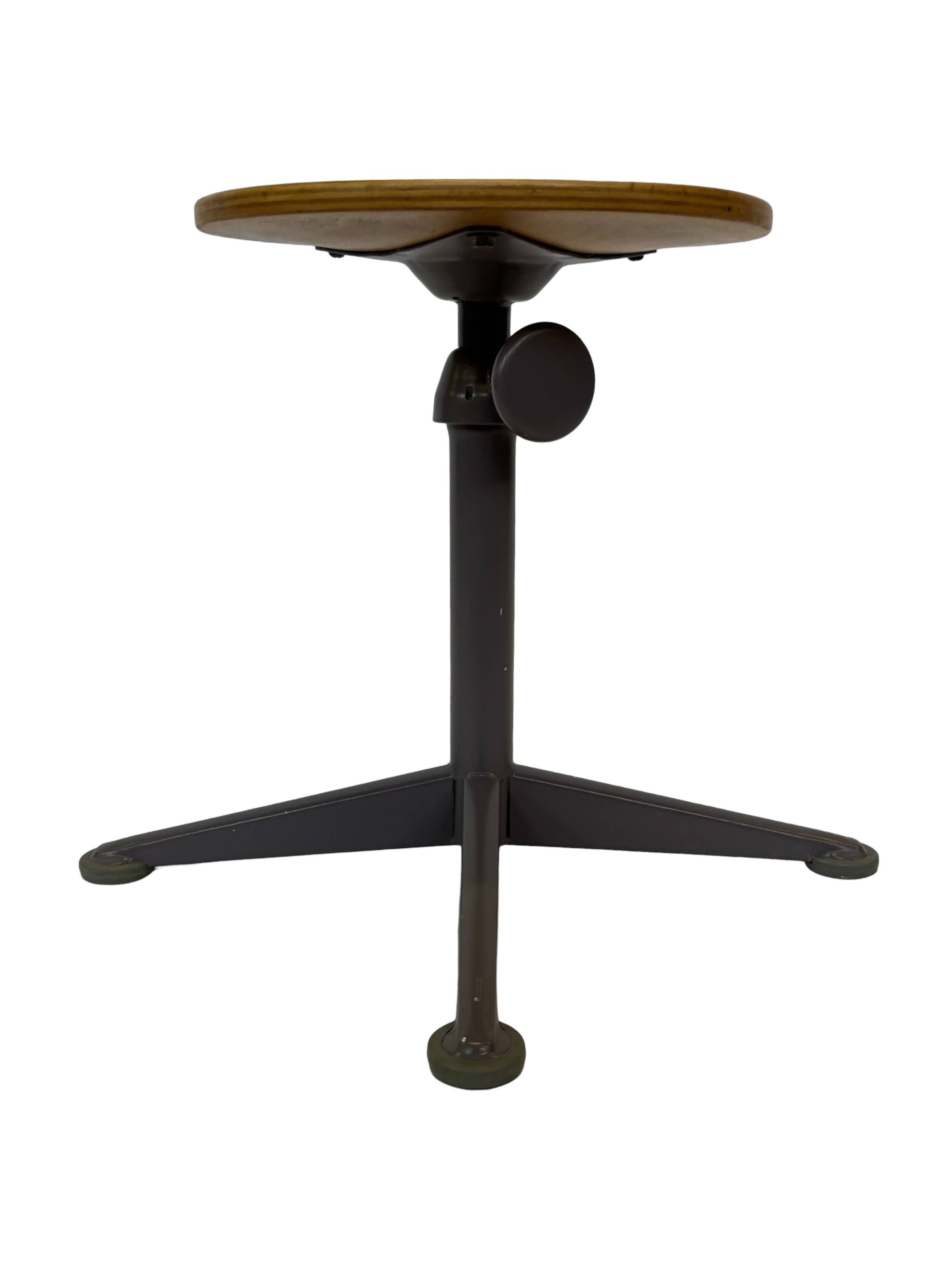 Vintage  Friso Kramer stool working chair by for Ahrend de Cirkel