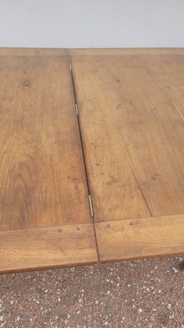 Table de ferme rustique dit ''Portefeuille'' en chêne massif 19ème -1m48x1m08