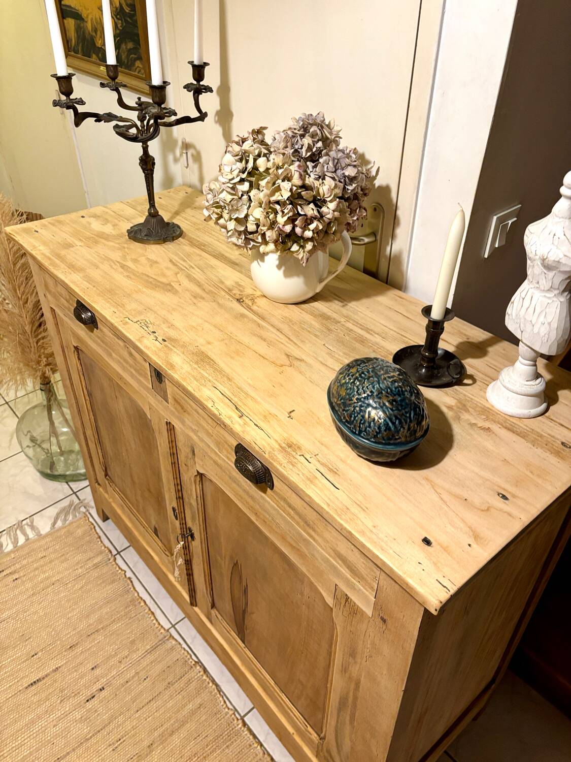 Parisian buffet in raw wood