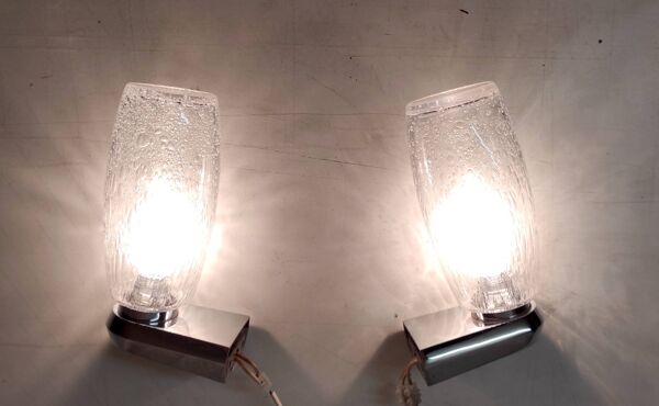 Paire d'appliques en métal chromé et verre bullé par Keuco, Allemagne années 70-80