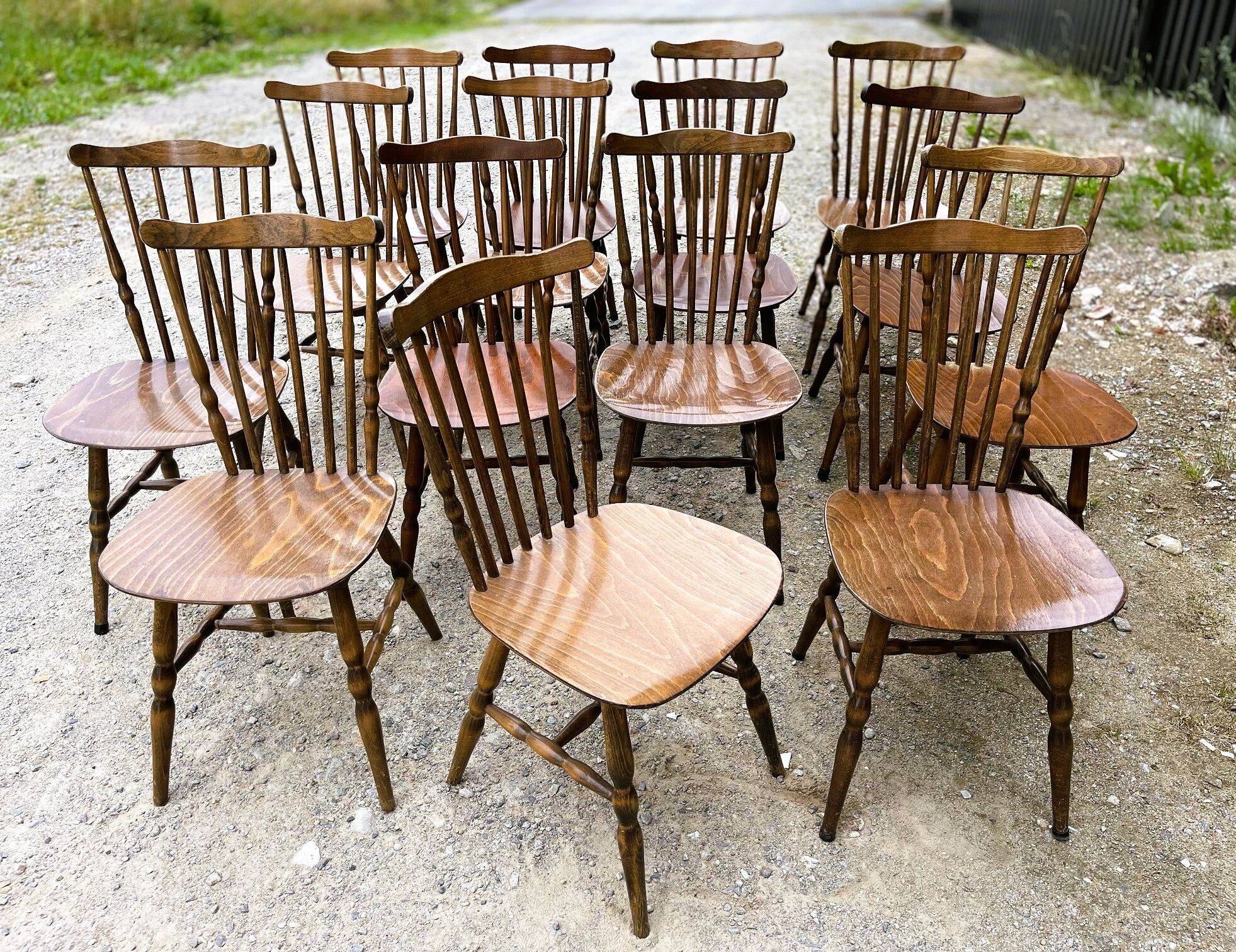 Lot de 15 chaises bistrot Baumann modèle Tacoma années 70