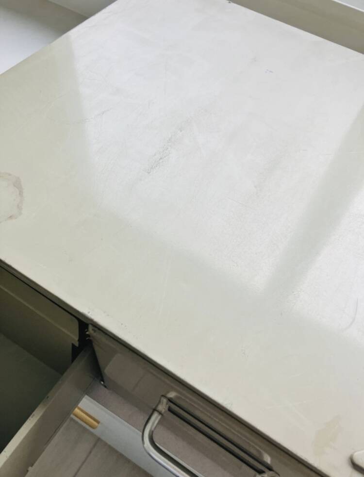 Metal filing cabinet with 2 drawers