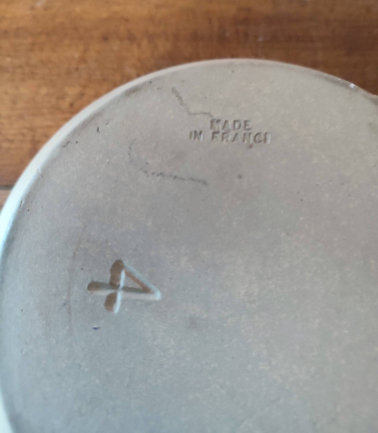 Stoneware salad bowl