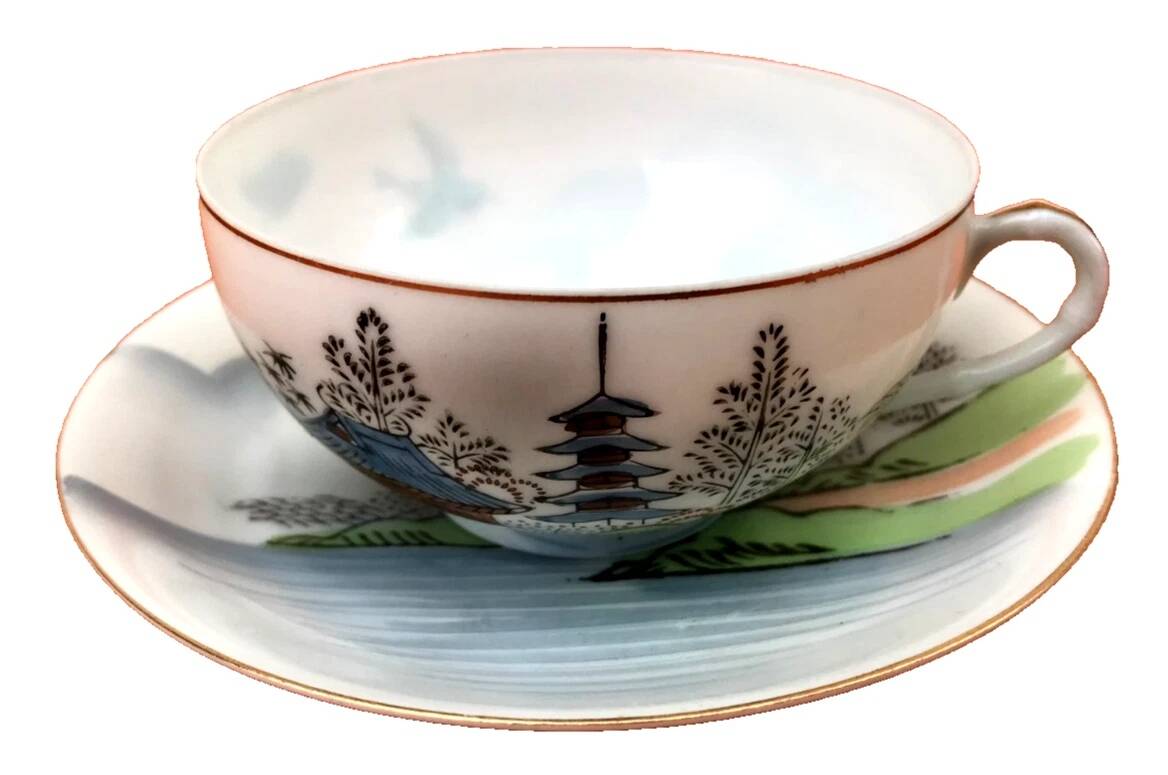 Cup/Saucer, Fine Porcelain, Japanese-Style Decor