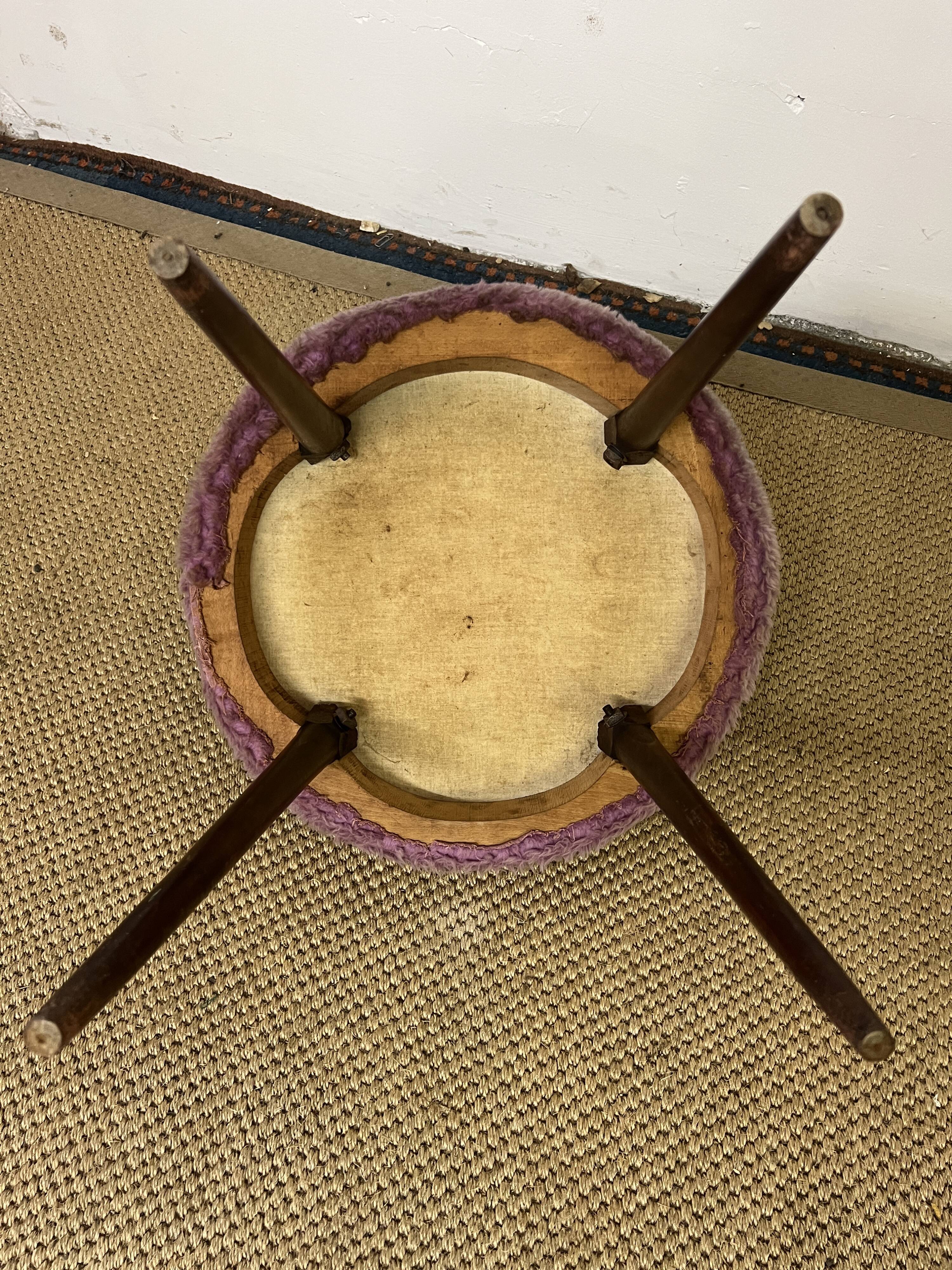 Vintage Lilac moumoute chair