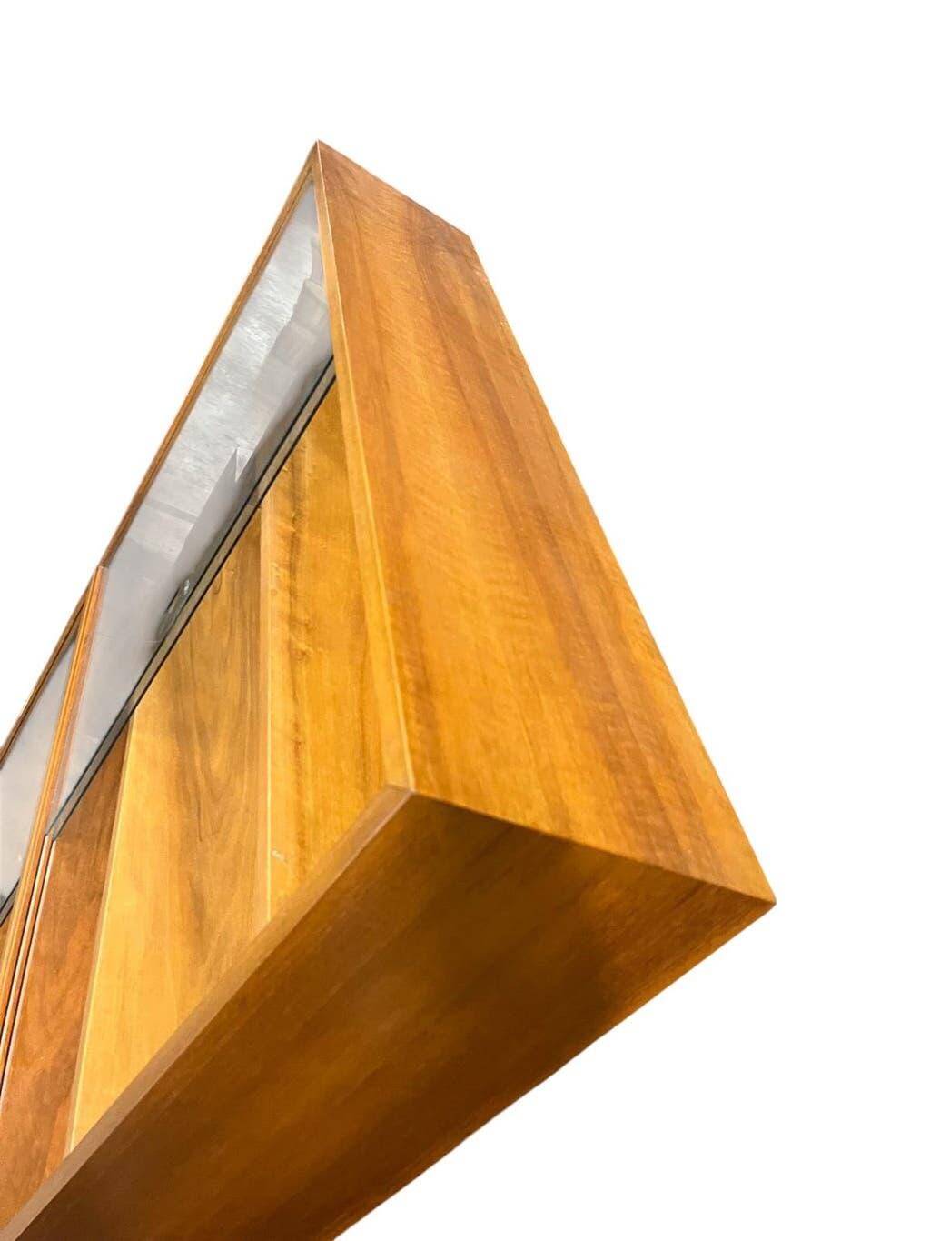 Vitrine/armoire de rangement vintage en bois et verre