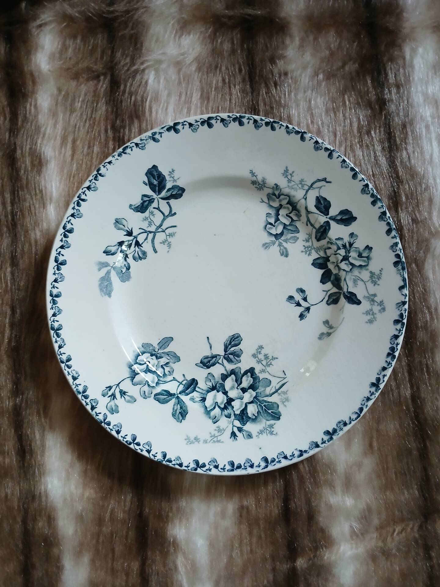 8 mismatched ironstone dinner plates