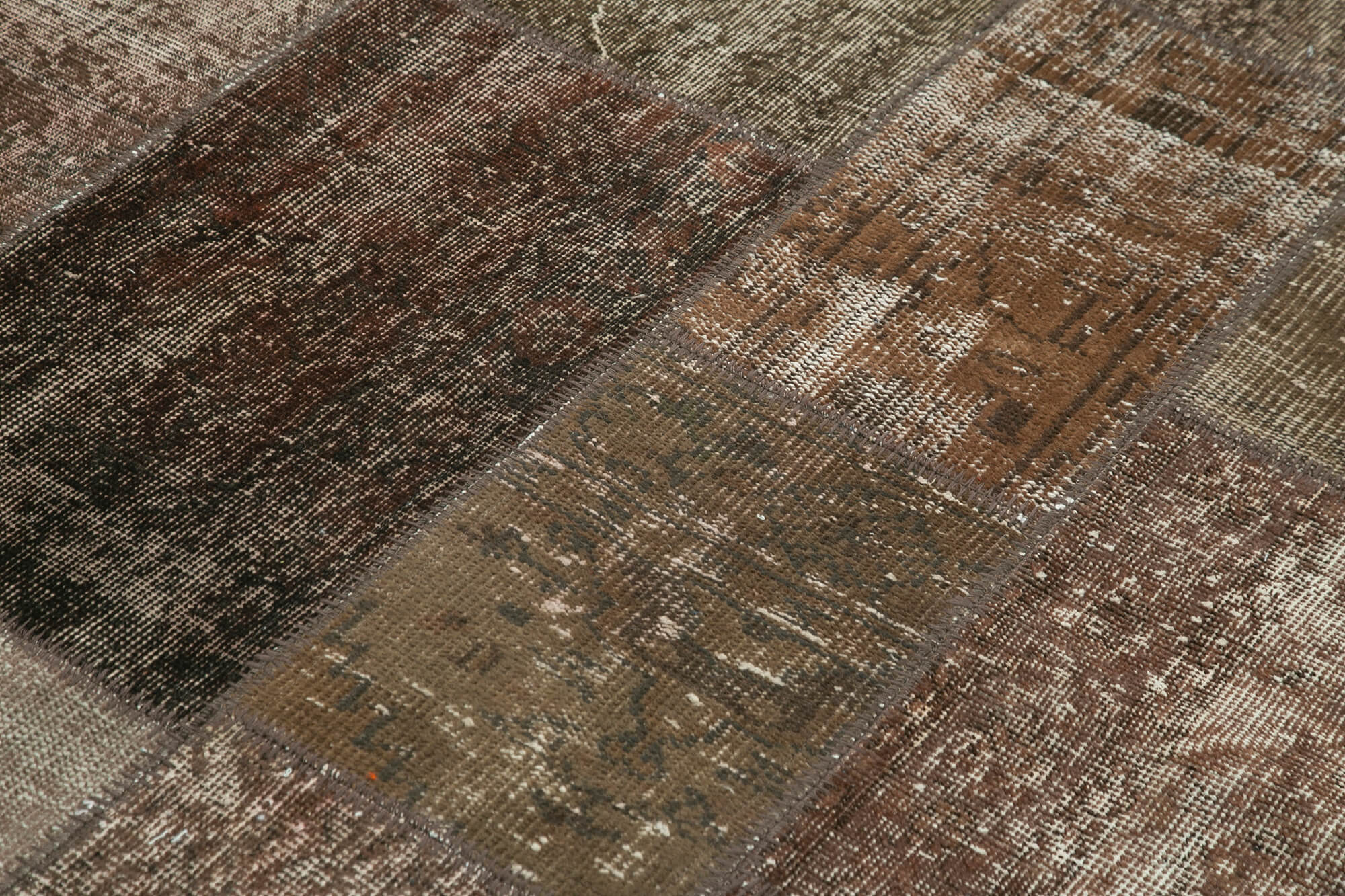 Tapis anatolian vintage 170 cm x 242 cm brown patchwork fait à la main