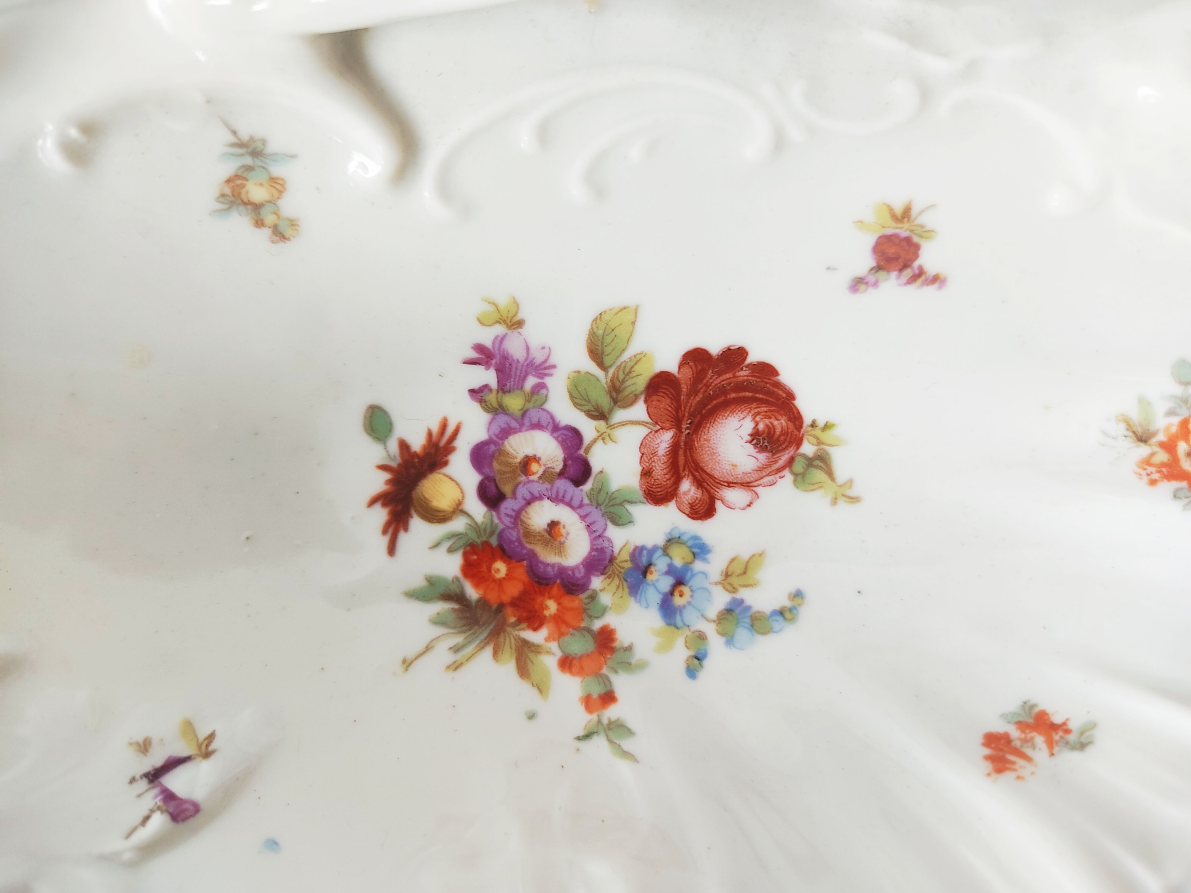 Fragly porcelain dish flowered décor flowers