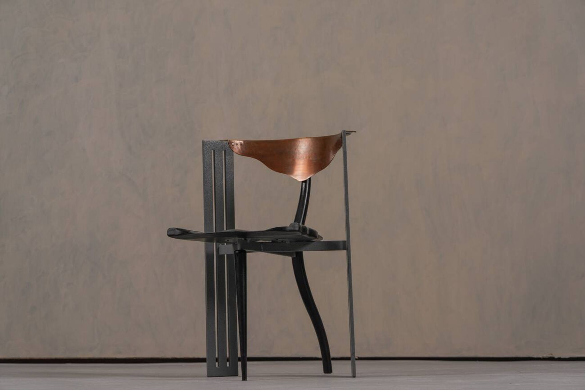 Chaise Ota Otanek postmoderne par Borek Sipek pour Vitra