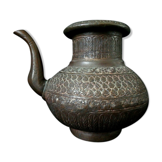 Ancien pichet à eau Moghol en bronze indien oriental Inde XIX