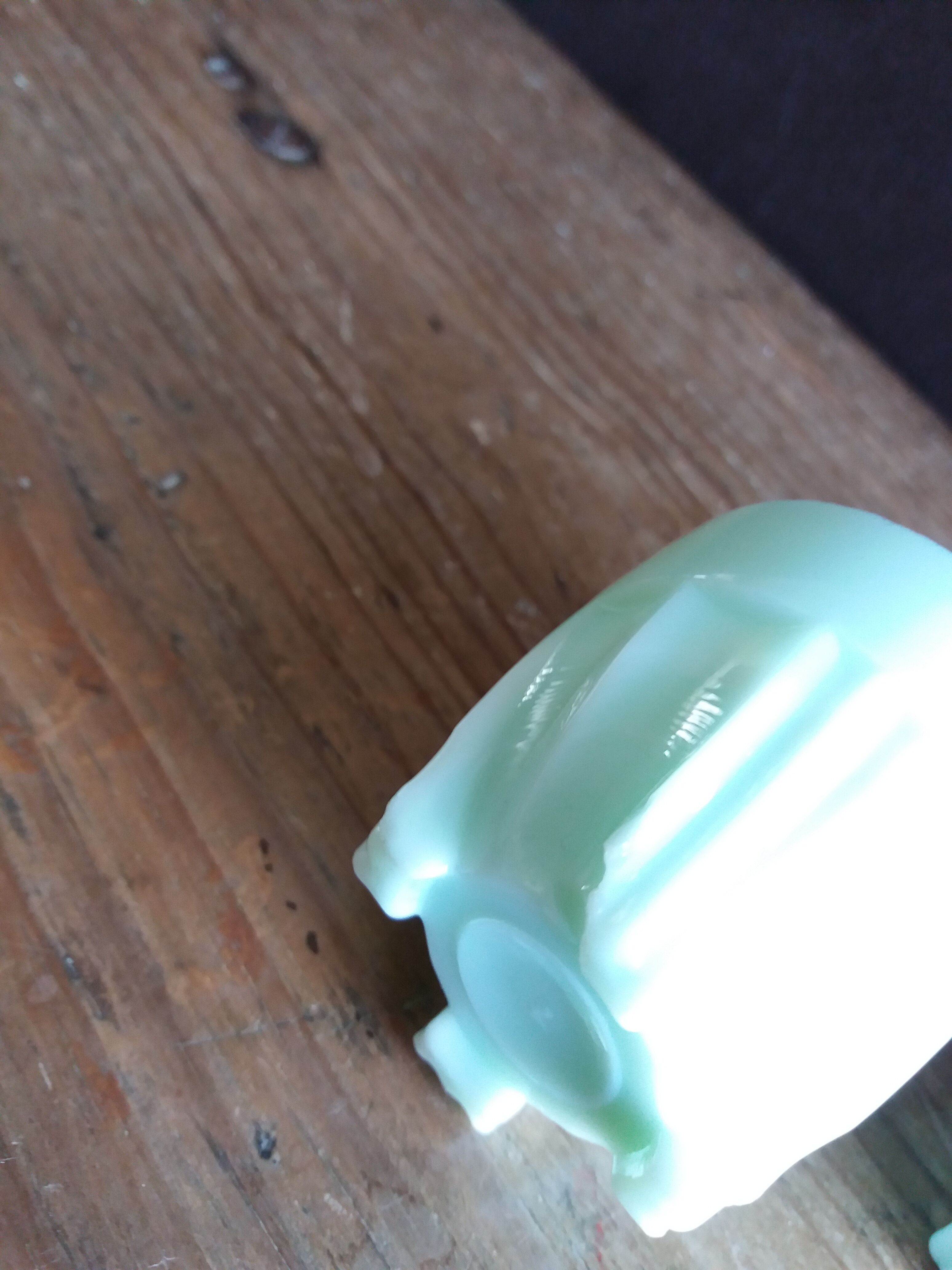 2 pale green art deco opaline shells