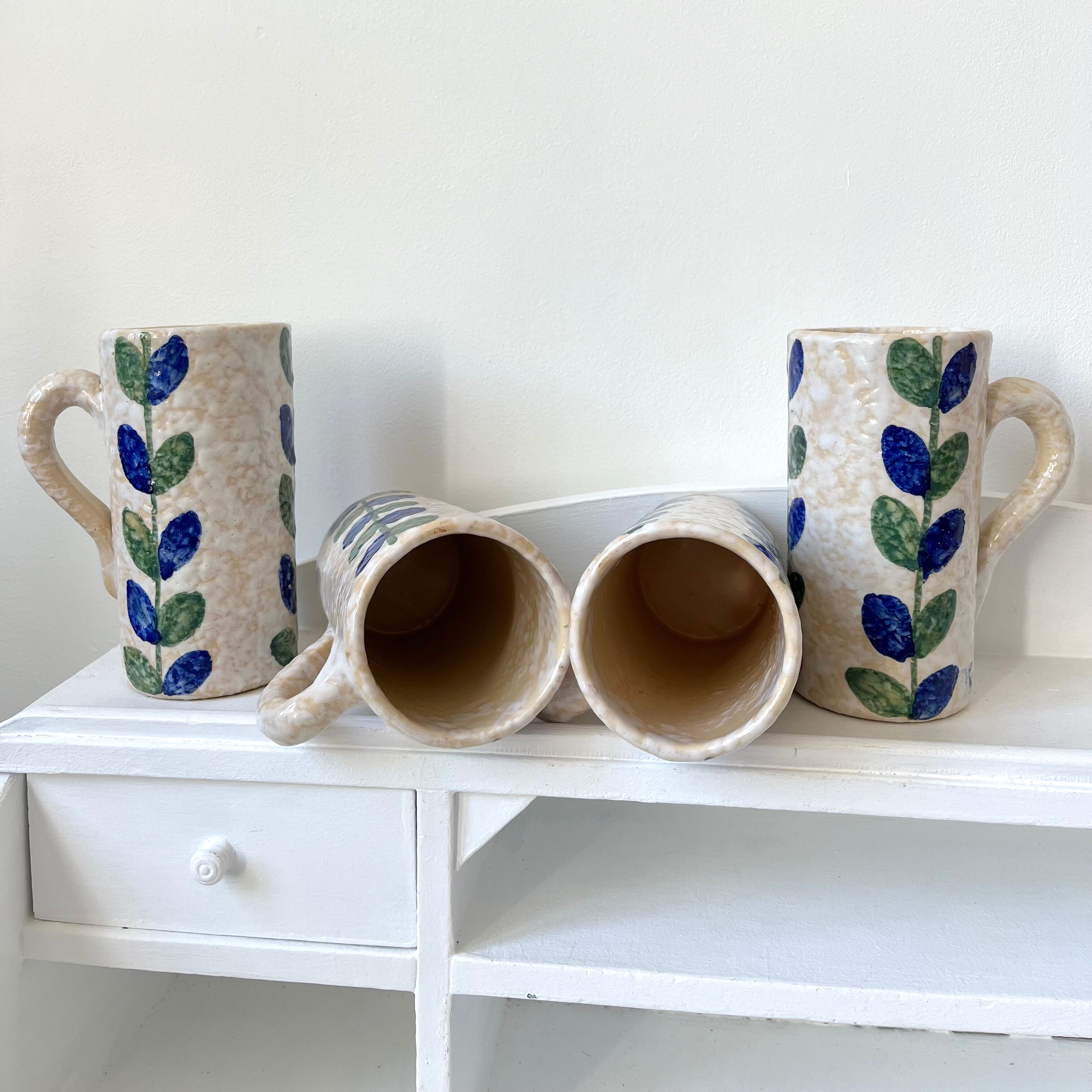 4 mugs stoneware flower decoration