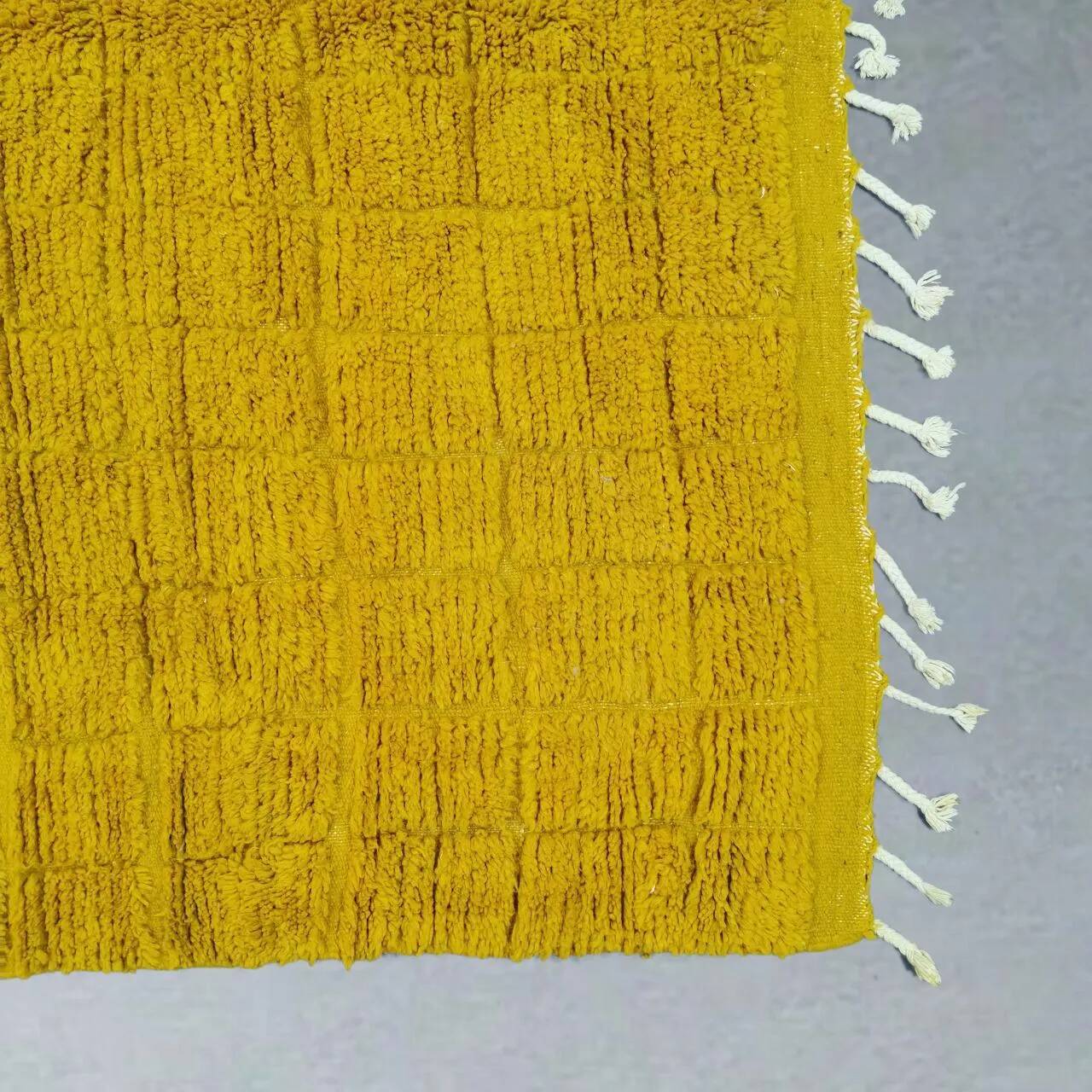 Moroccan rug made of natural wool, handmade, 2.5x1.5 m.