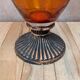 Vase vintage en verre ambré sur pied