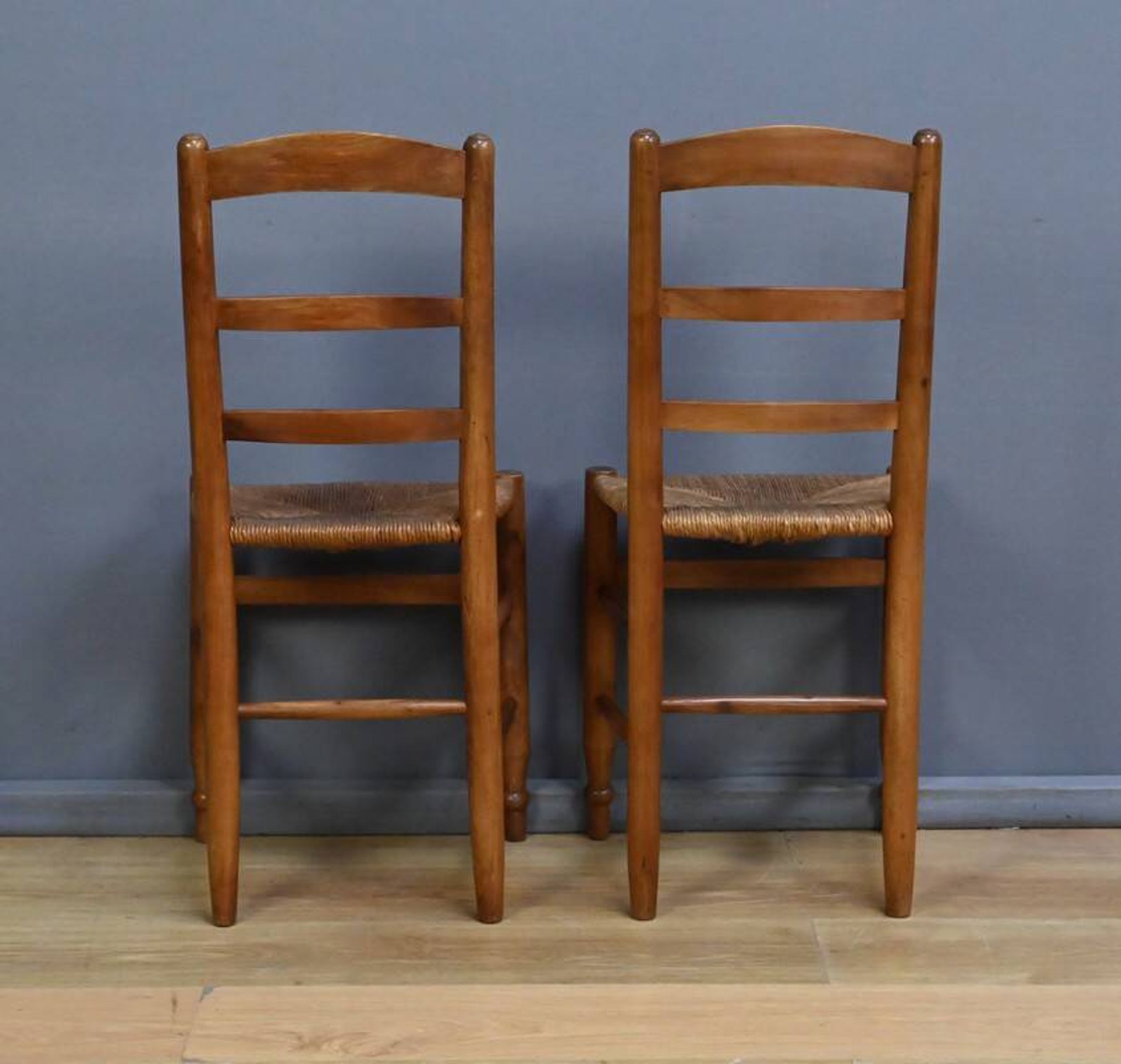 Paire de chaises paillées en merisier – fin XIXe
