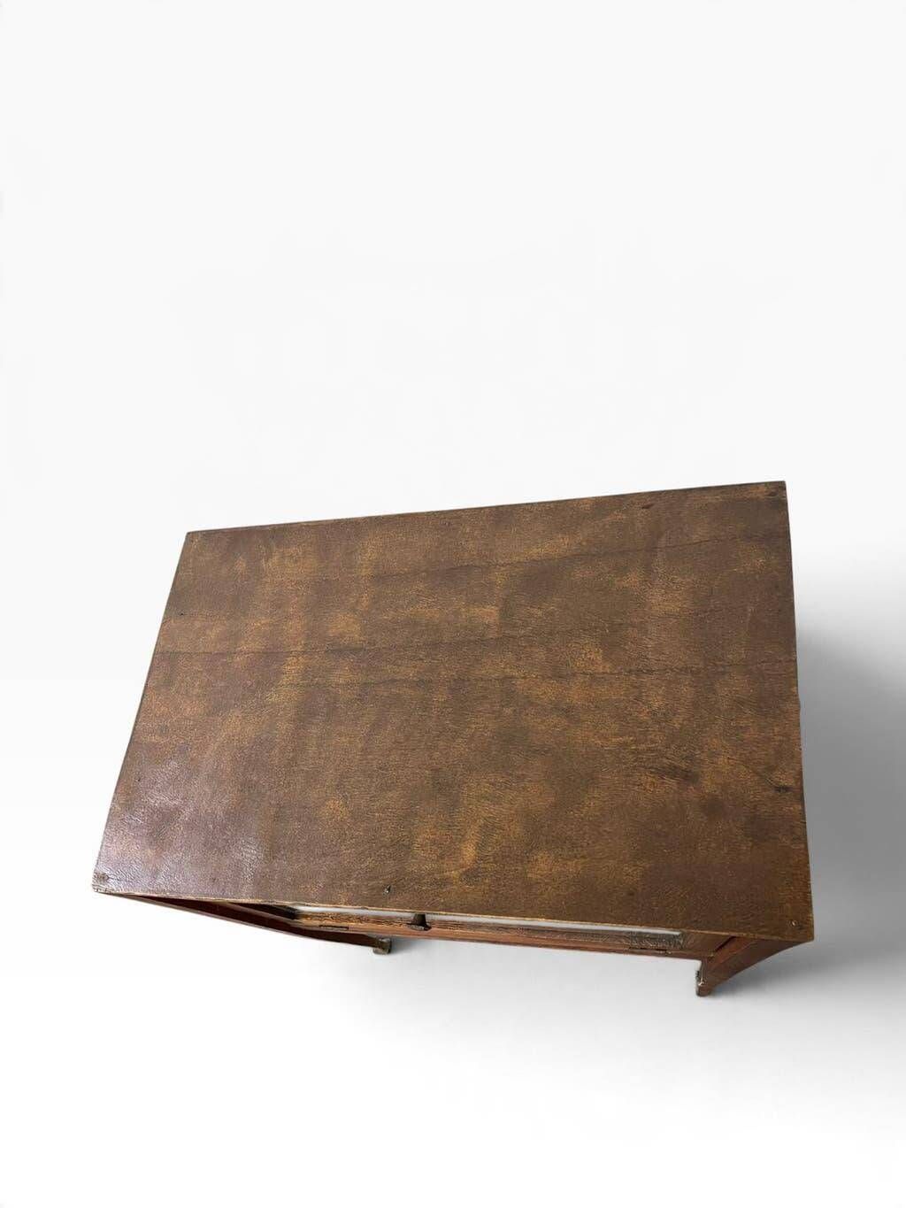 Vintage wooden tea cabinet/display shelf.