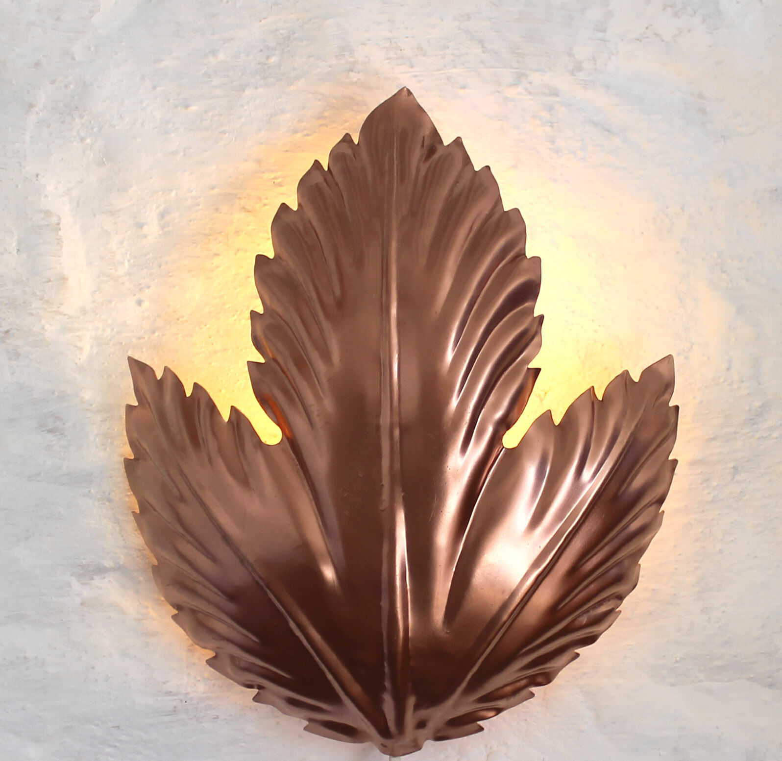 Metallic pink leaf wall lamps