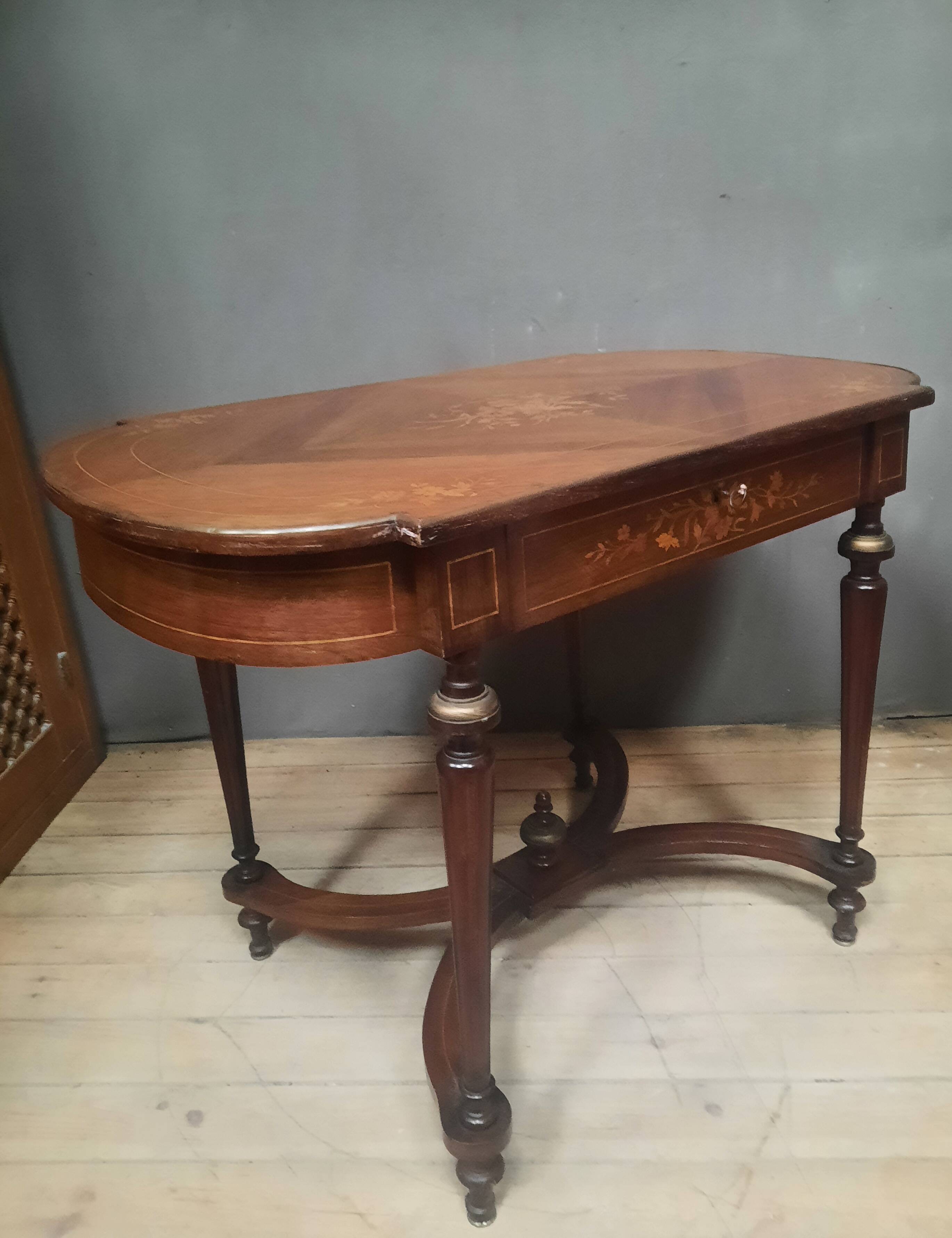 Napoleon III marquetry coffee table