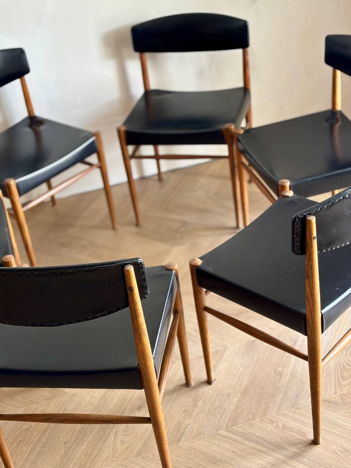6 Scandinavian chairs