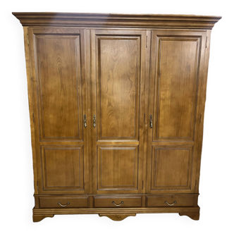 Large 3-door wardrobe