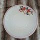 Assiette ancienne en barbotine