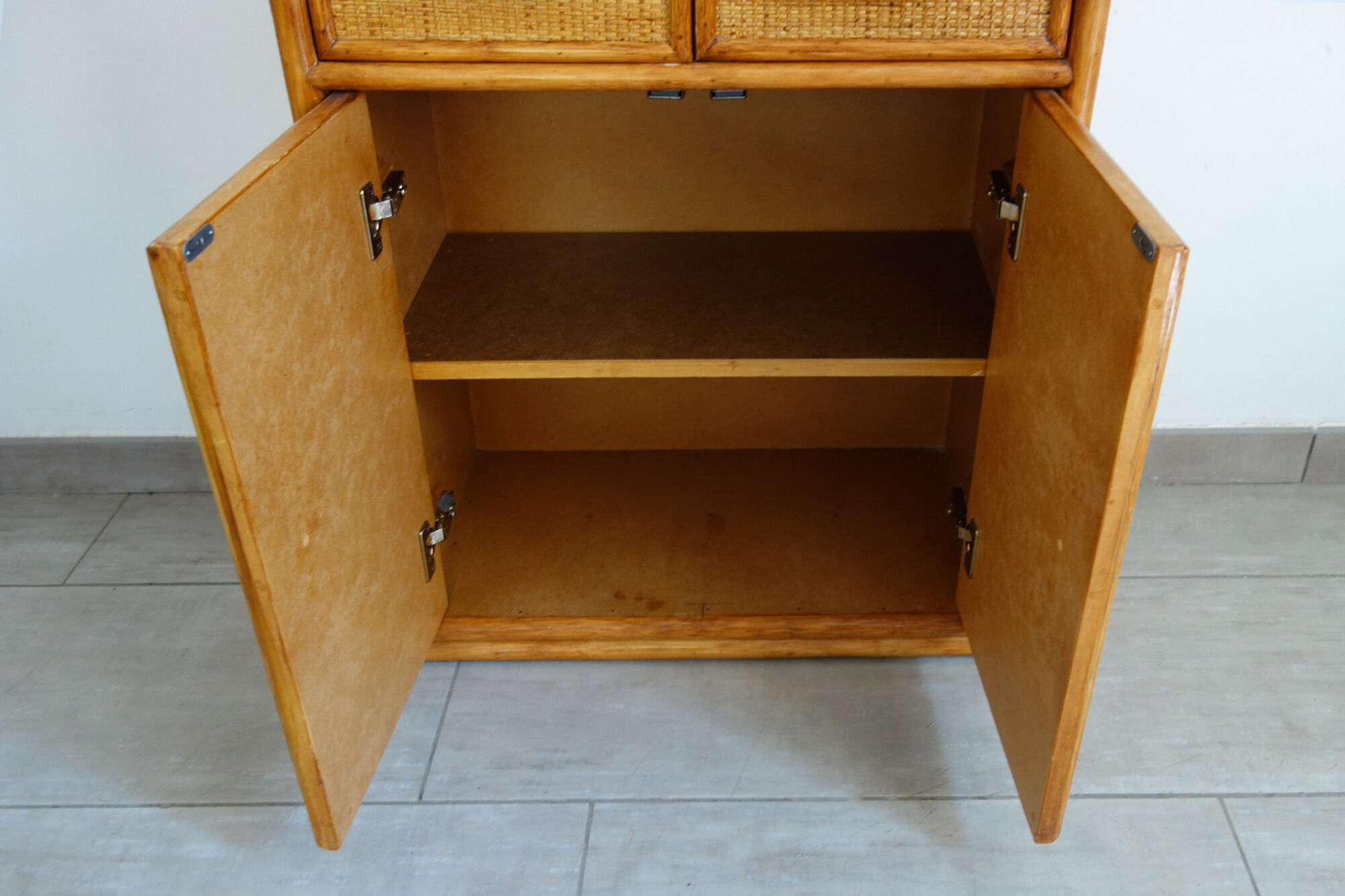 Buffet braided wicker and bamboo