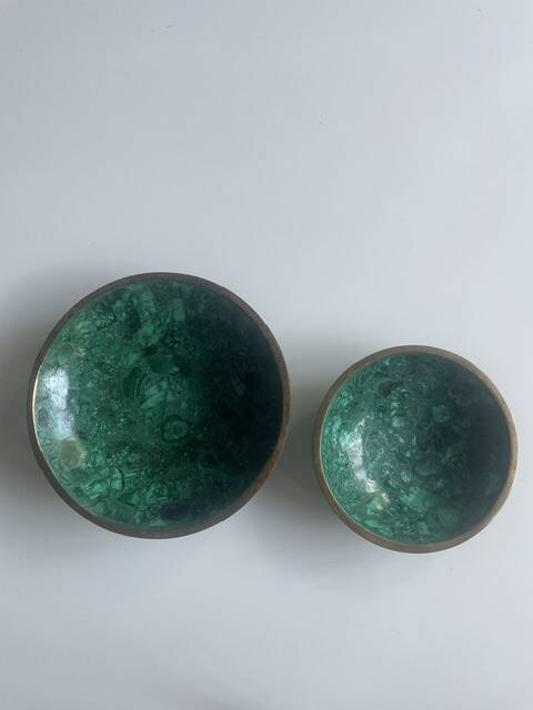 Bowls in natural malachite with brass edges - 1970s