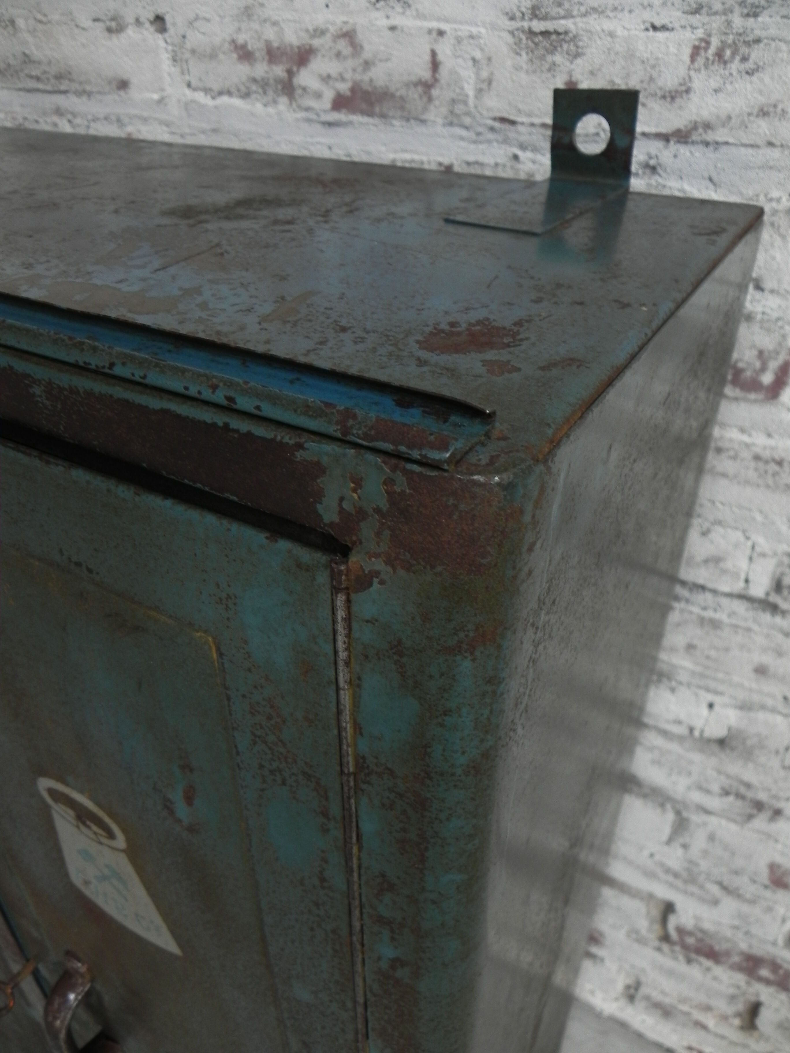 Industrial steel tool cabinet, hanging model, HR and Co