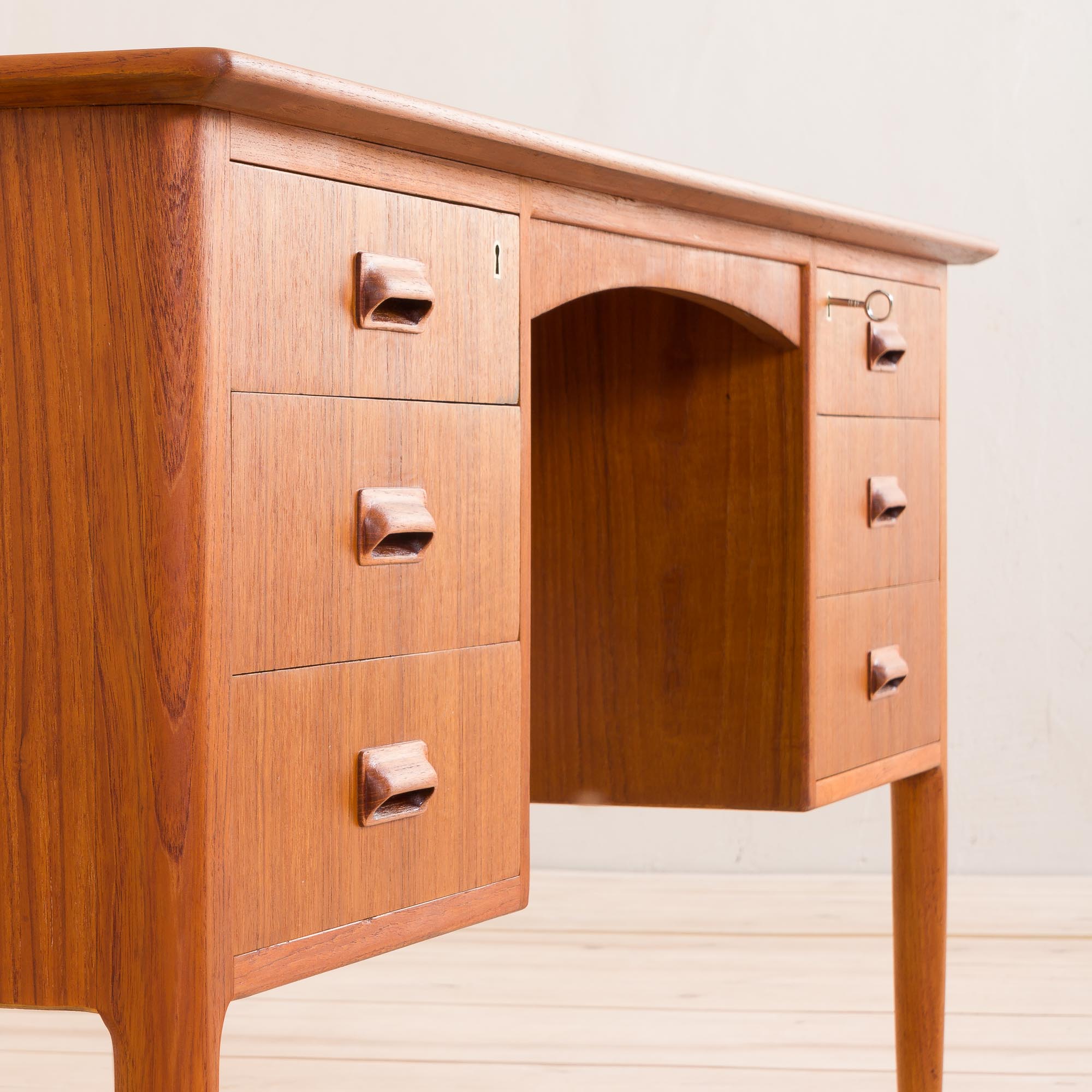 Danish executive desk attr. Aksel Bender Madsen & Ejner Larsen, 60s