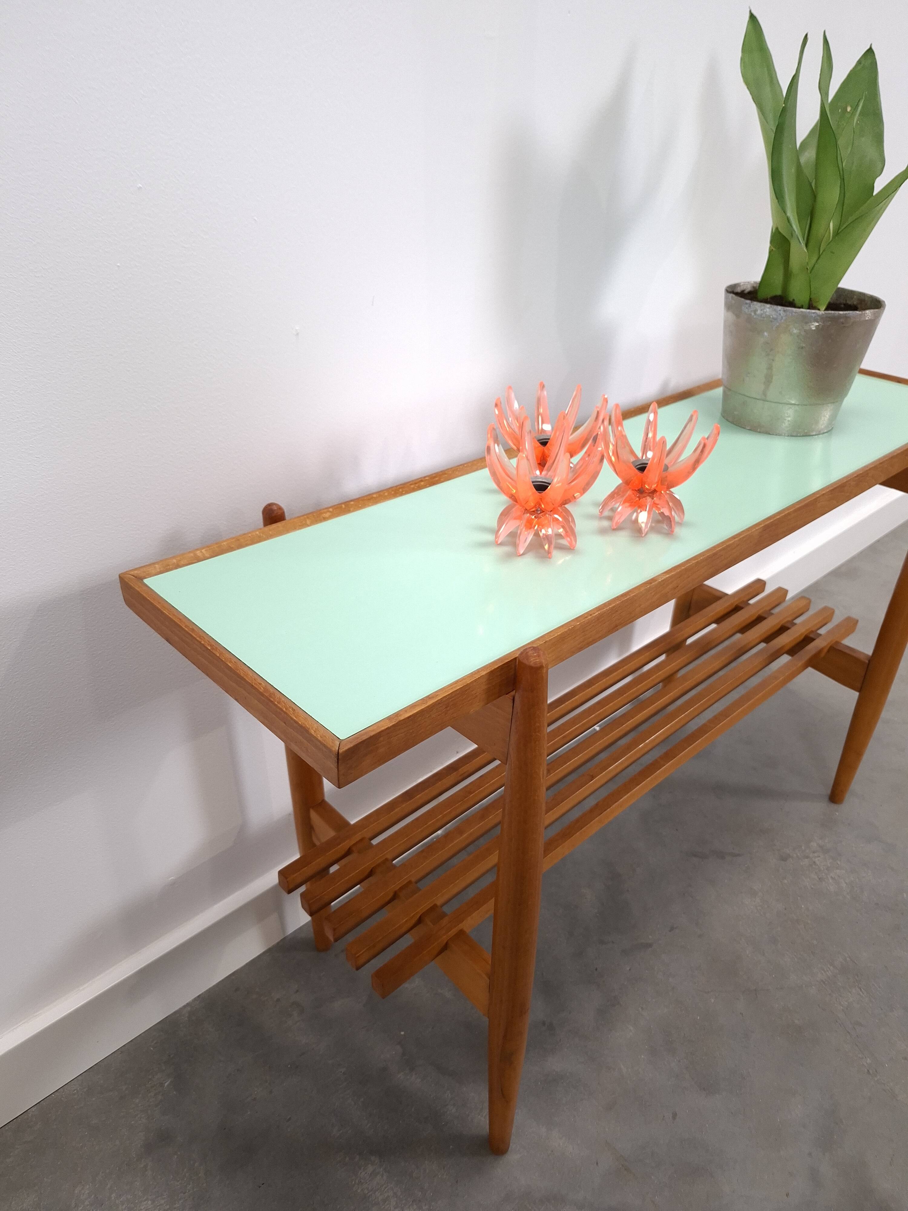 Vintage houten side table met mintgroen formica blad