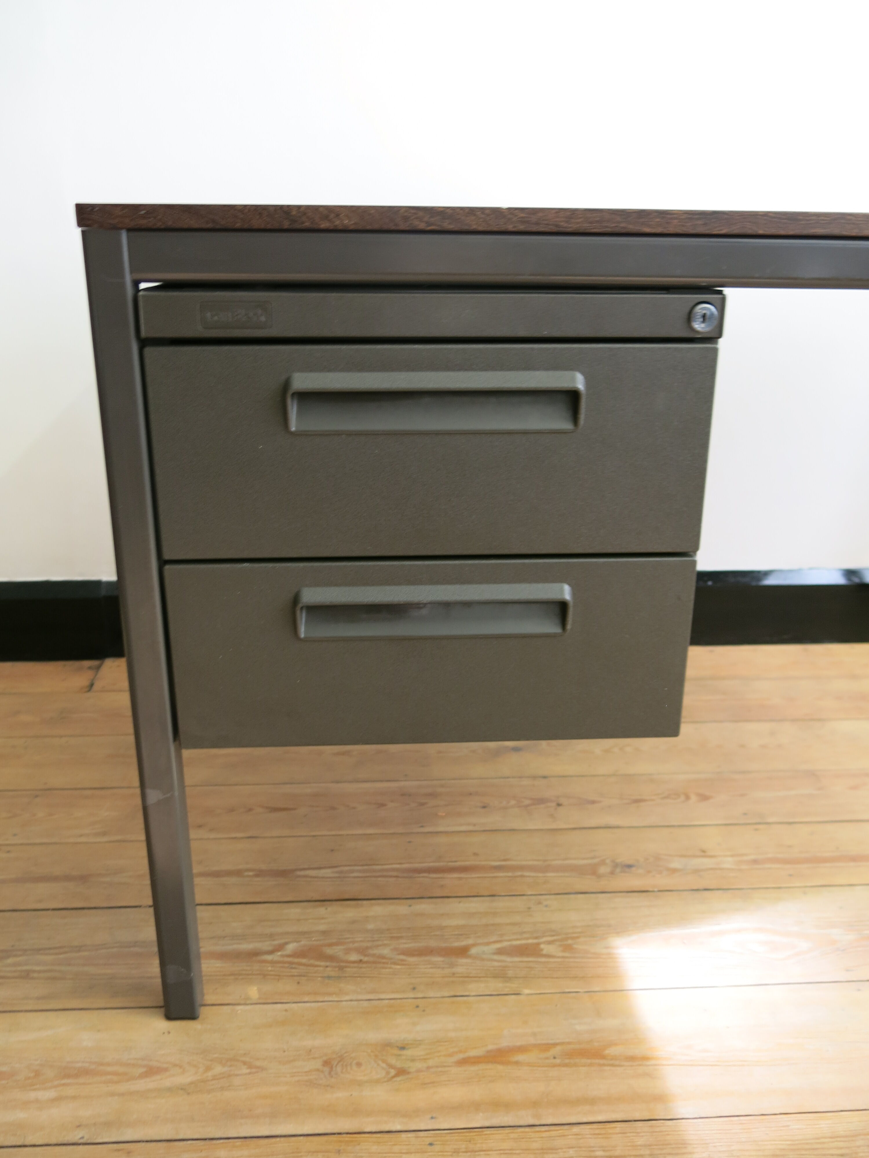 Van Blerk industrial office in steel and formica