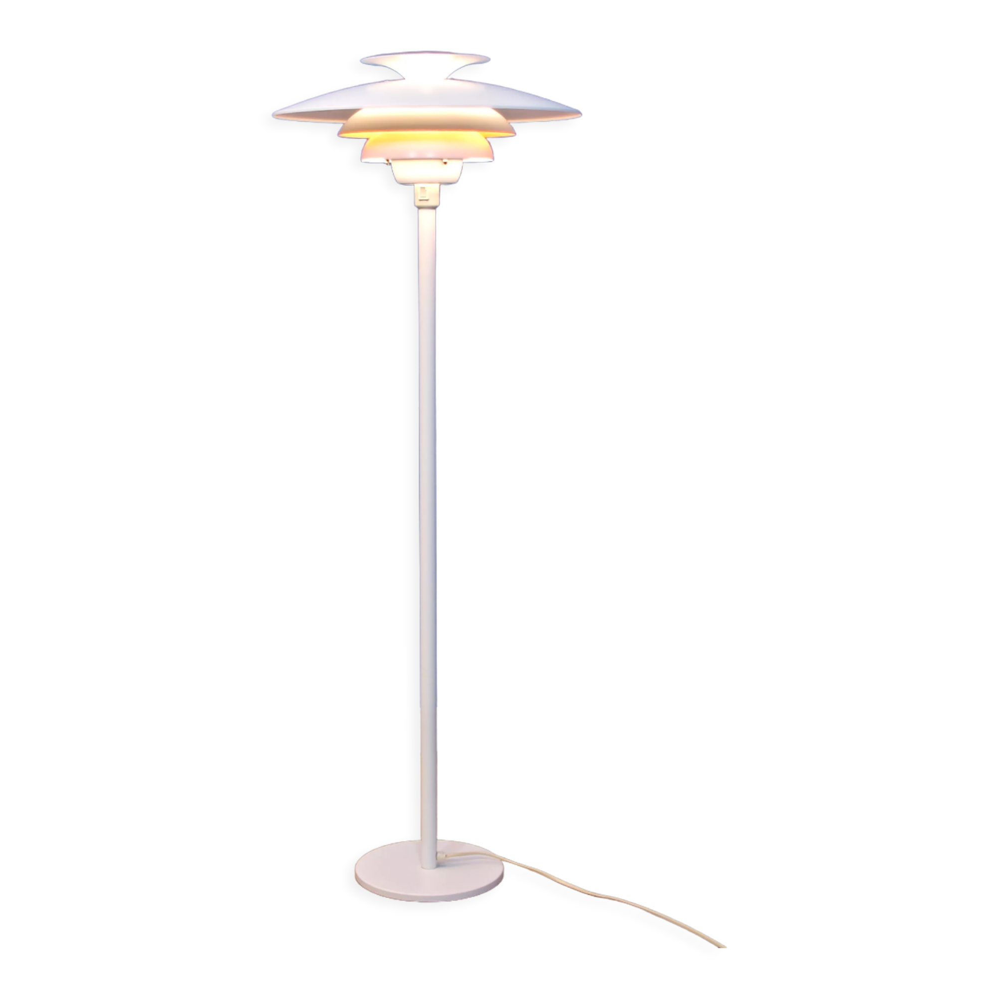 Lampadaire danois en blanc avec accent orange par Jeka Metaltryk, 1970s