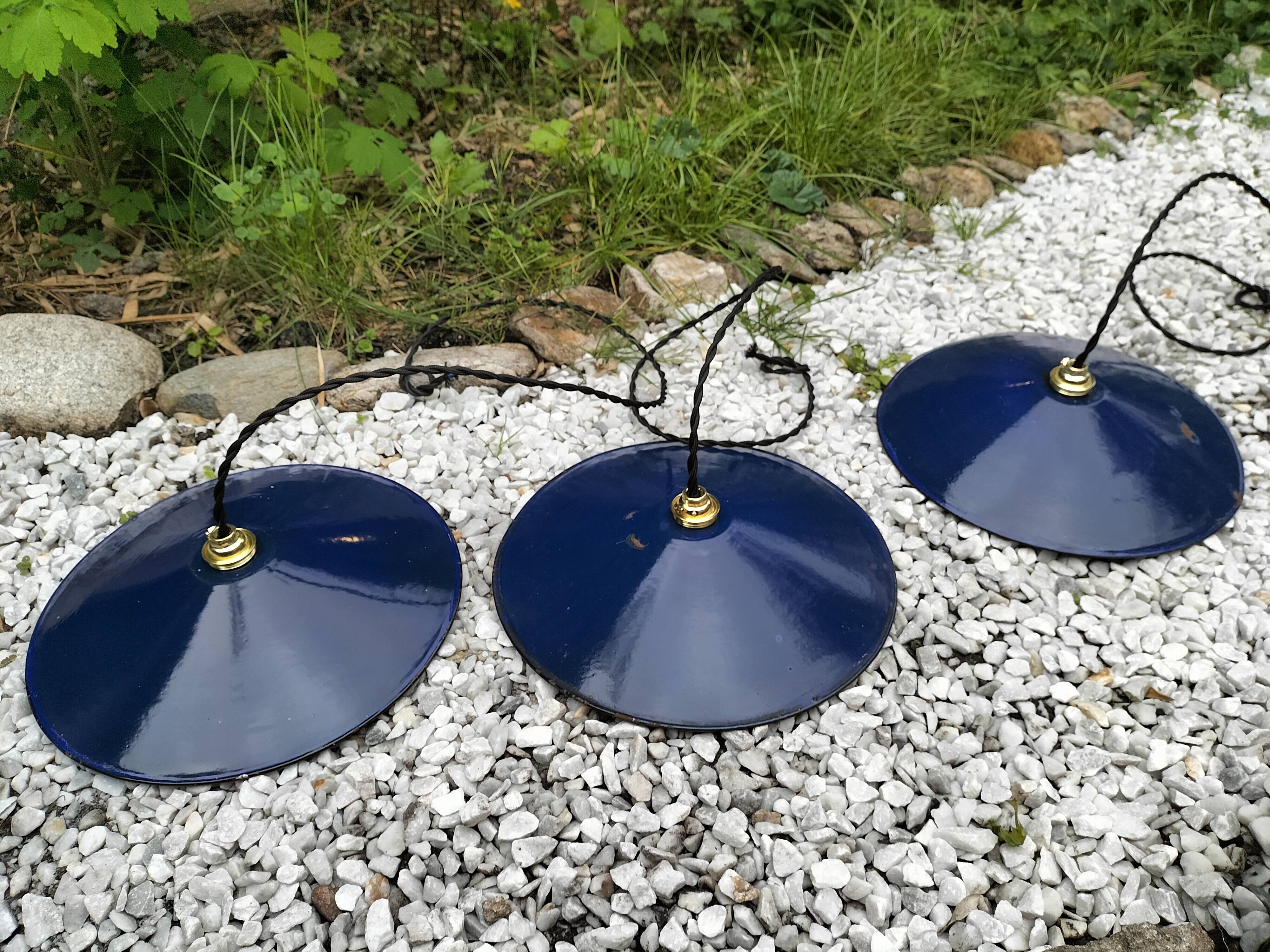 3 suspensions en tôle émaillée bleue