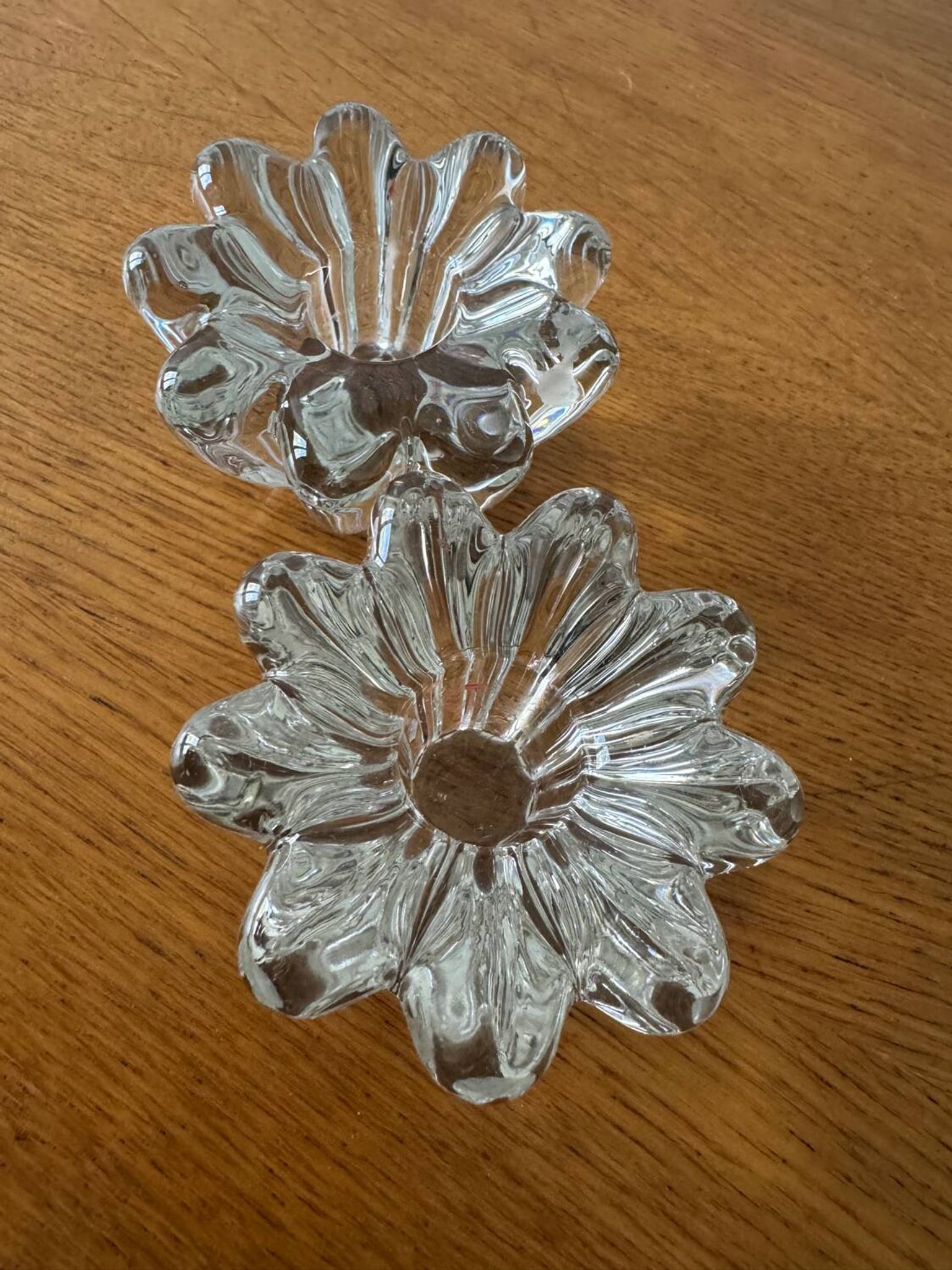 2 bougeoirs fleurs en cristal, années 60