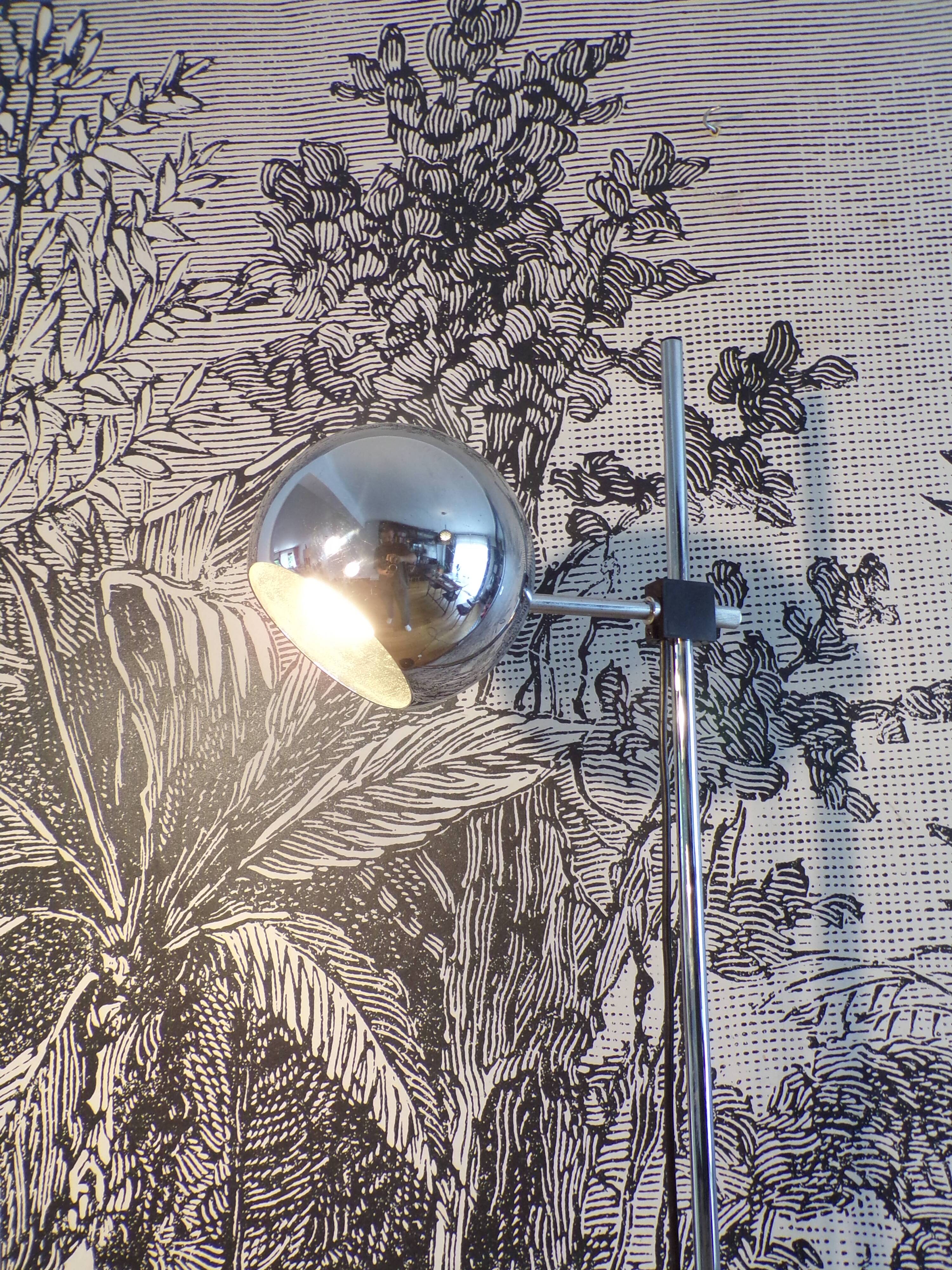 Eye-ball staff floor lamp Leuchten