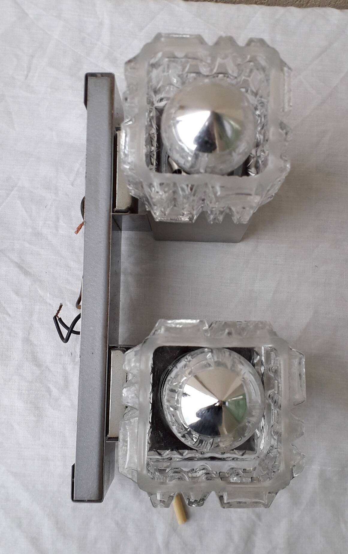 Italian 70's design wall lamp