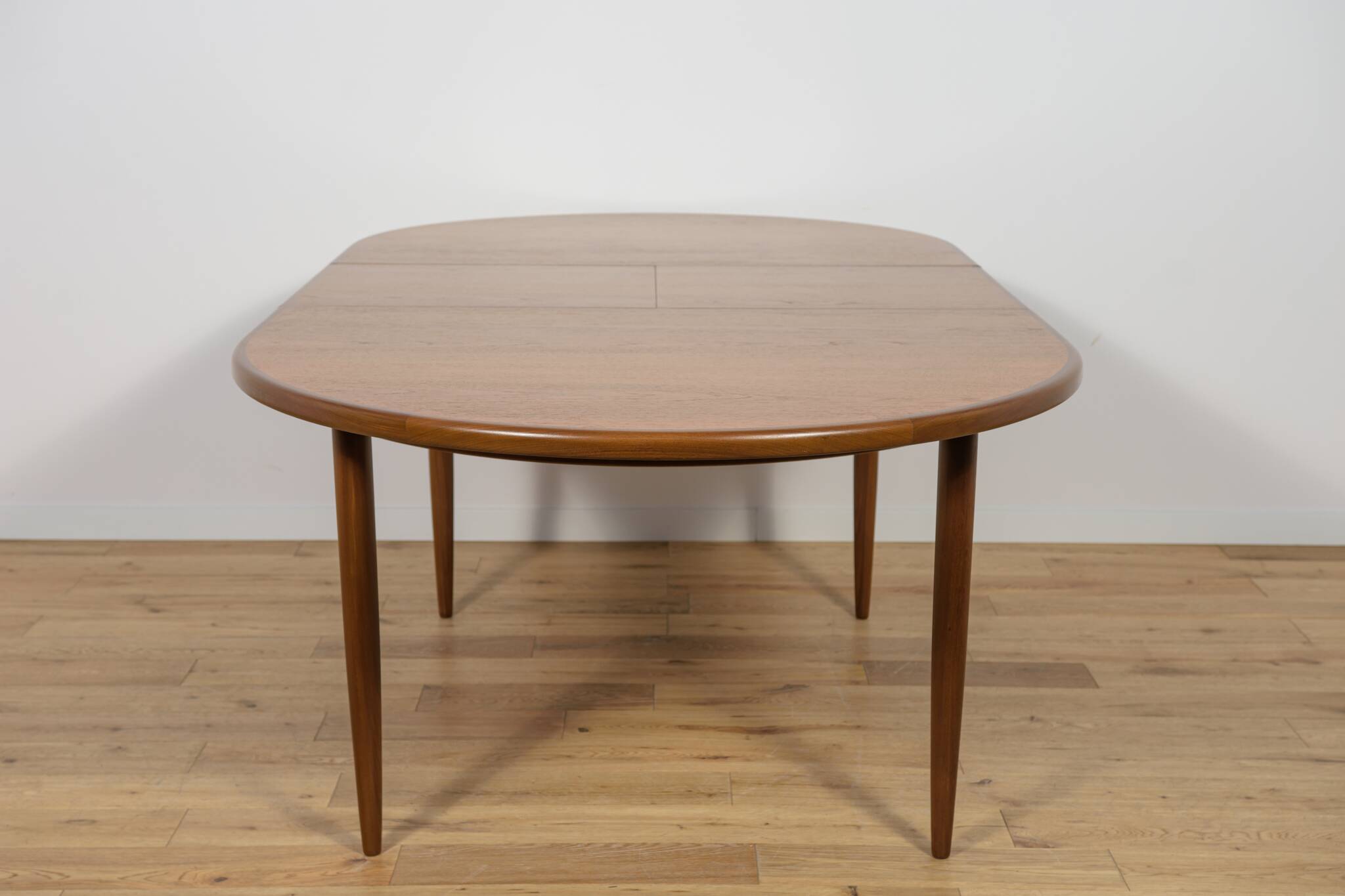 Mid-century oval teak dining table from G-Plan, 1960s